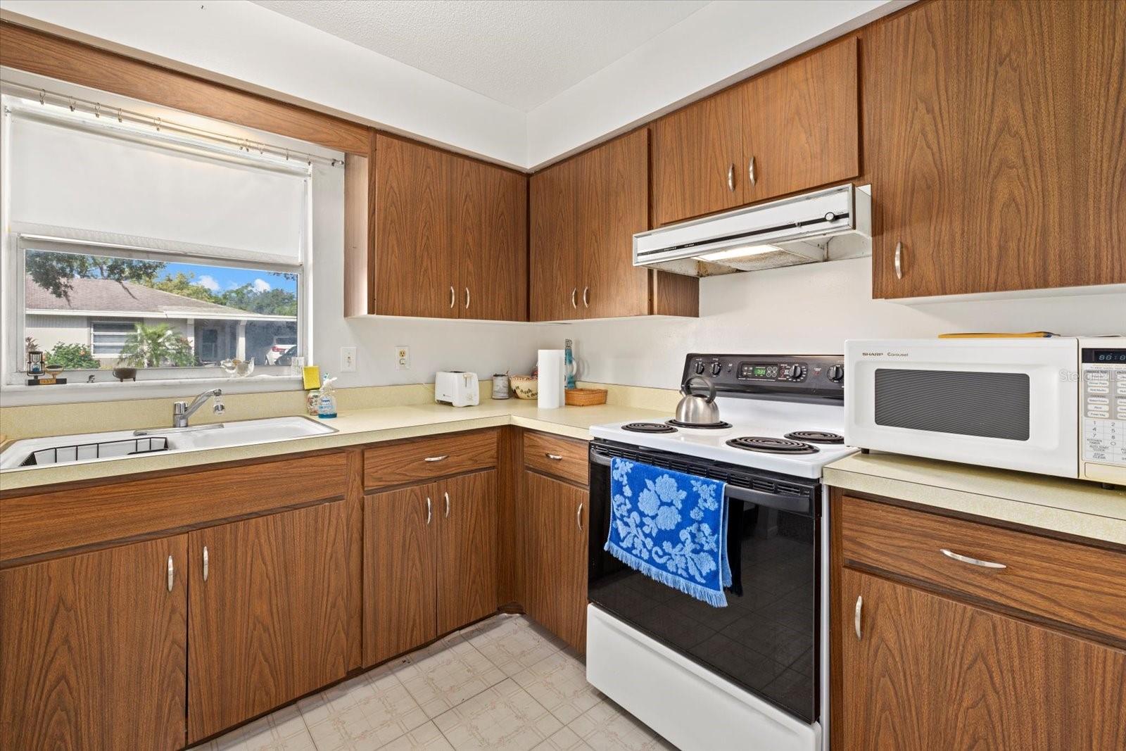 1343 GLENDALE CIR W #216, SARASOTA, FL — photo 9