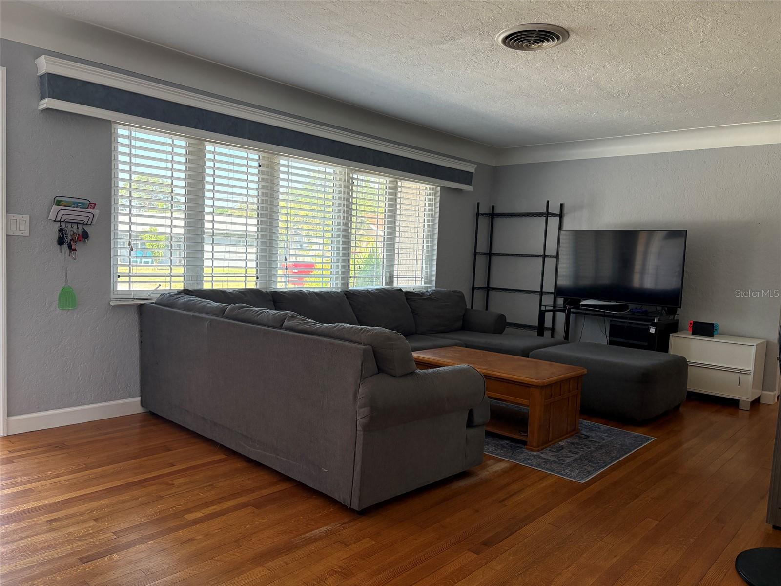 6221 13TH AVE N, ST PETERSBURG, FL — photo 5