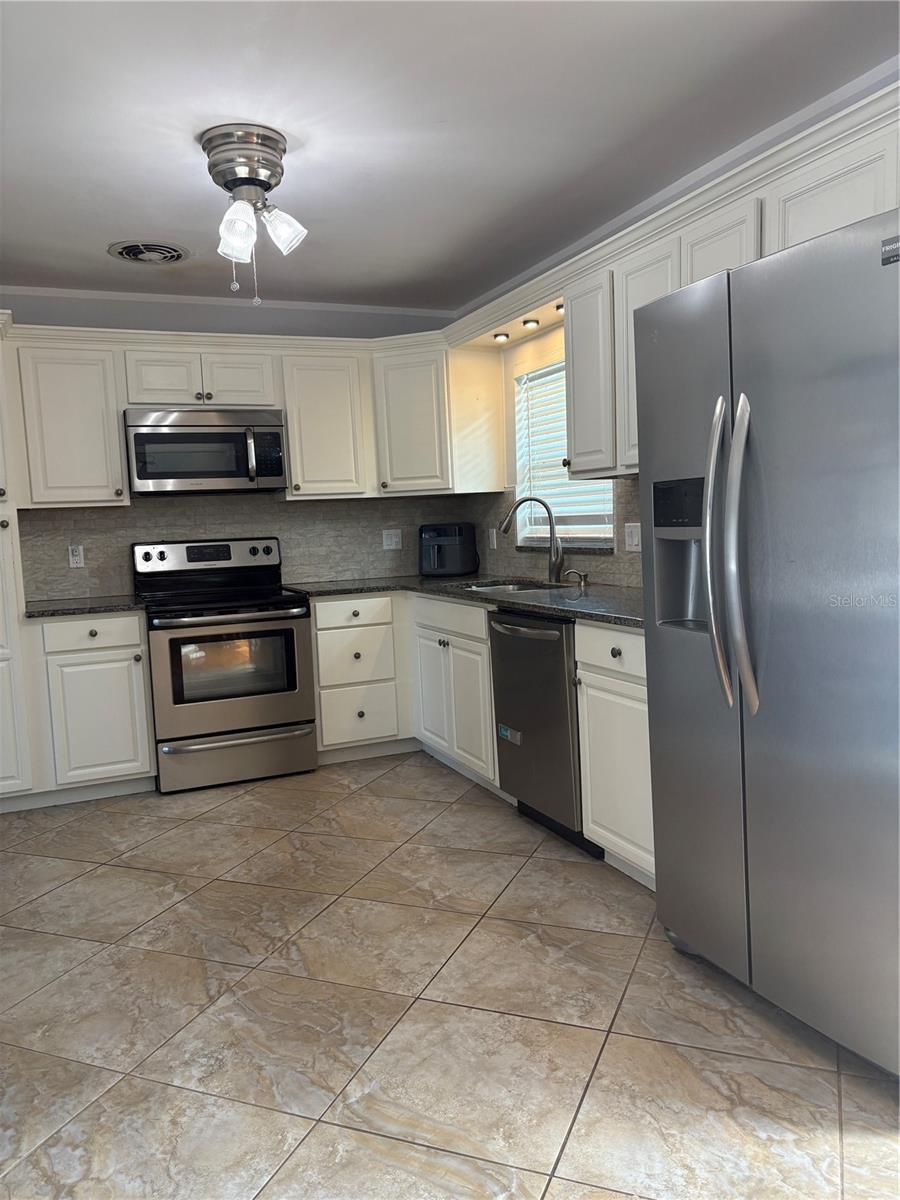 6221 13TH AVE N, ST PETERSBURG, FL — photo 7