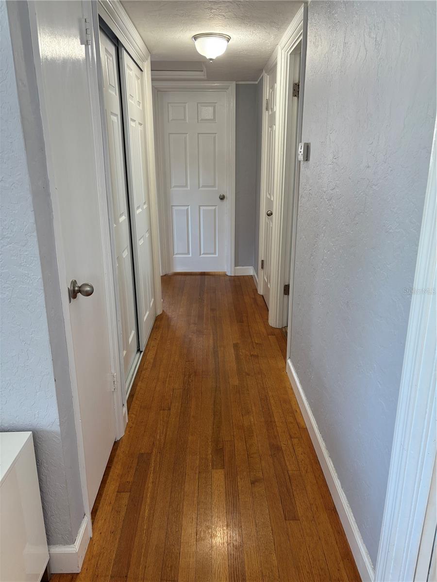 6221 13TH AVE N, ST PETERSBURG, FL — photo 12