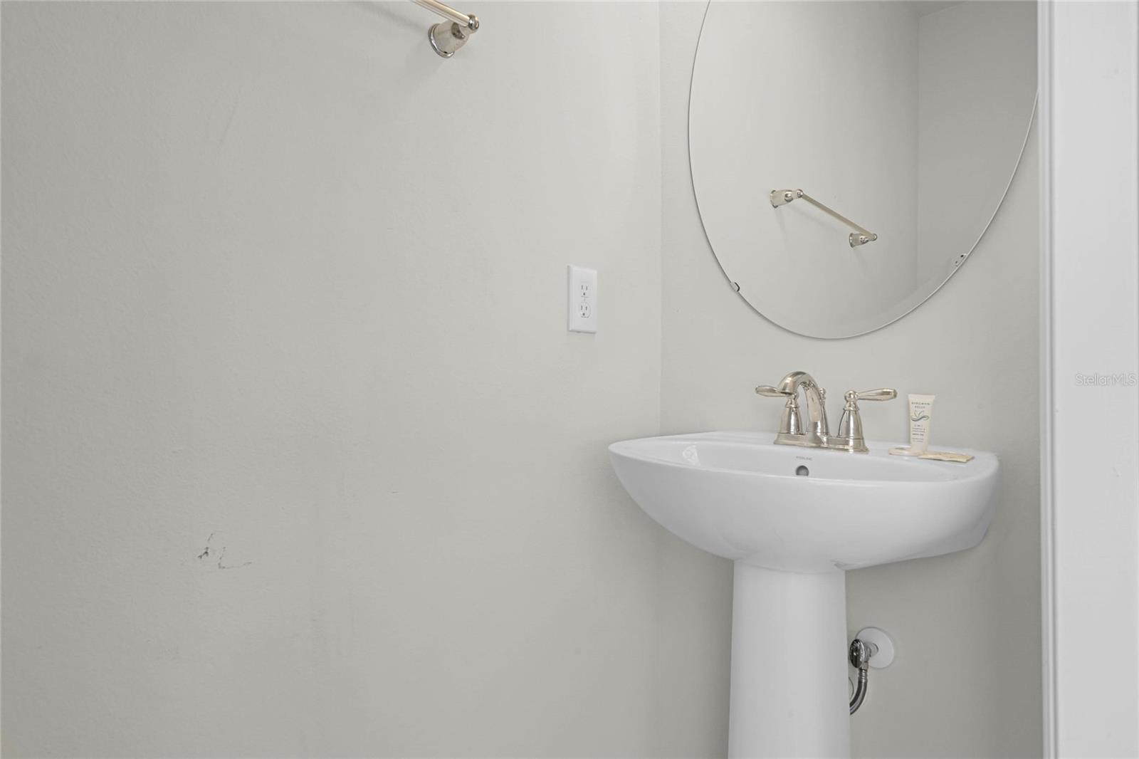2427 DUBAI ST, KISSIMMEE, FL — photo 27