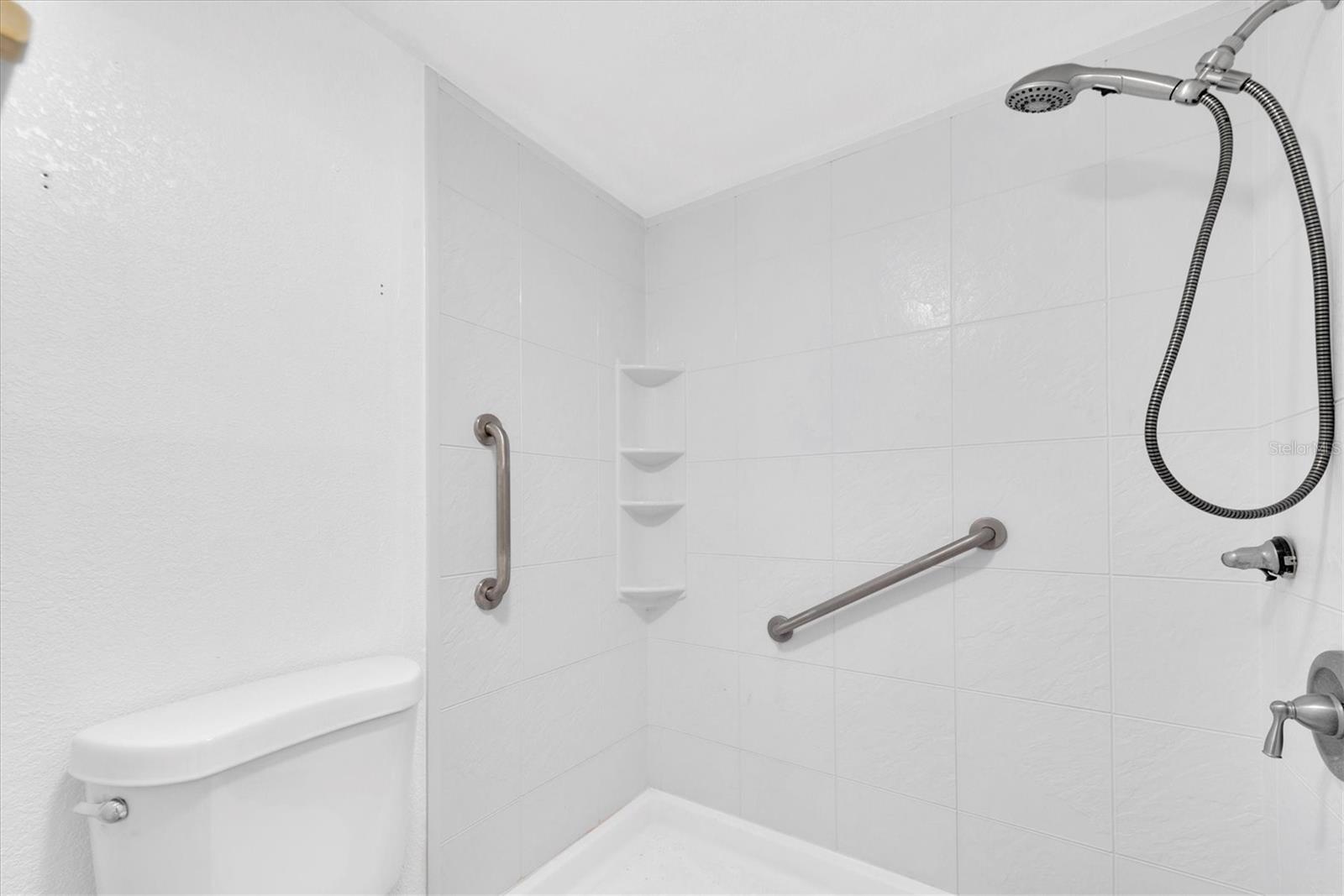 171 MEDALLION BLVD #F, MADEIRA BEACH, FL — photo 16