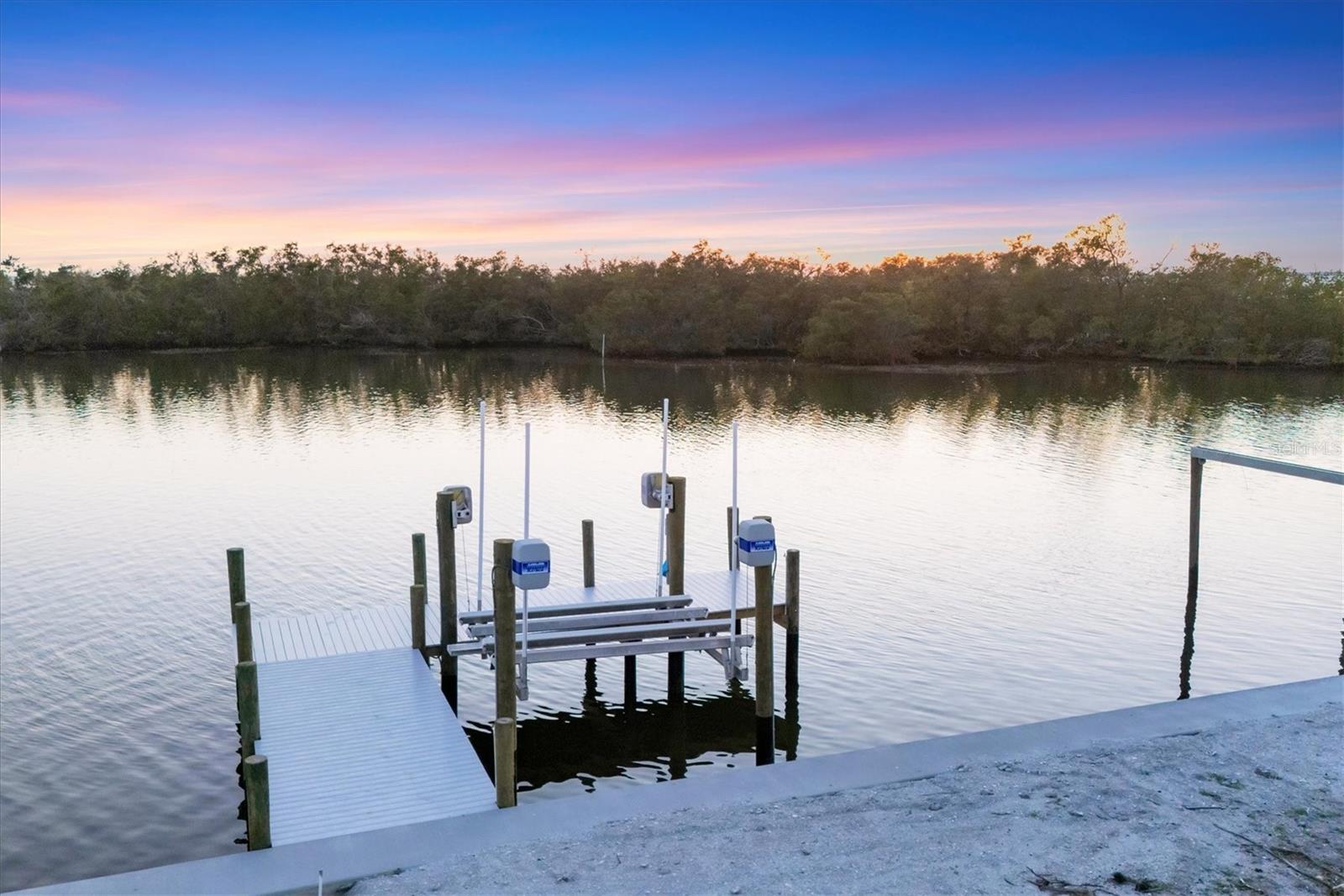 7314 WESTMORELAND DR, SARASOTA, FL — photo 9
