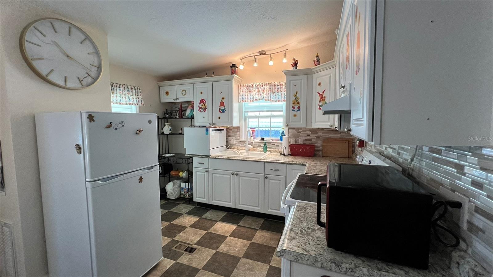 3829 CHAH DR, ZEPHYRHILLS, FL — photo 4