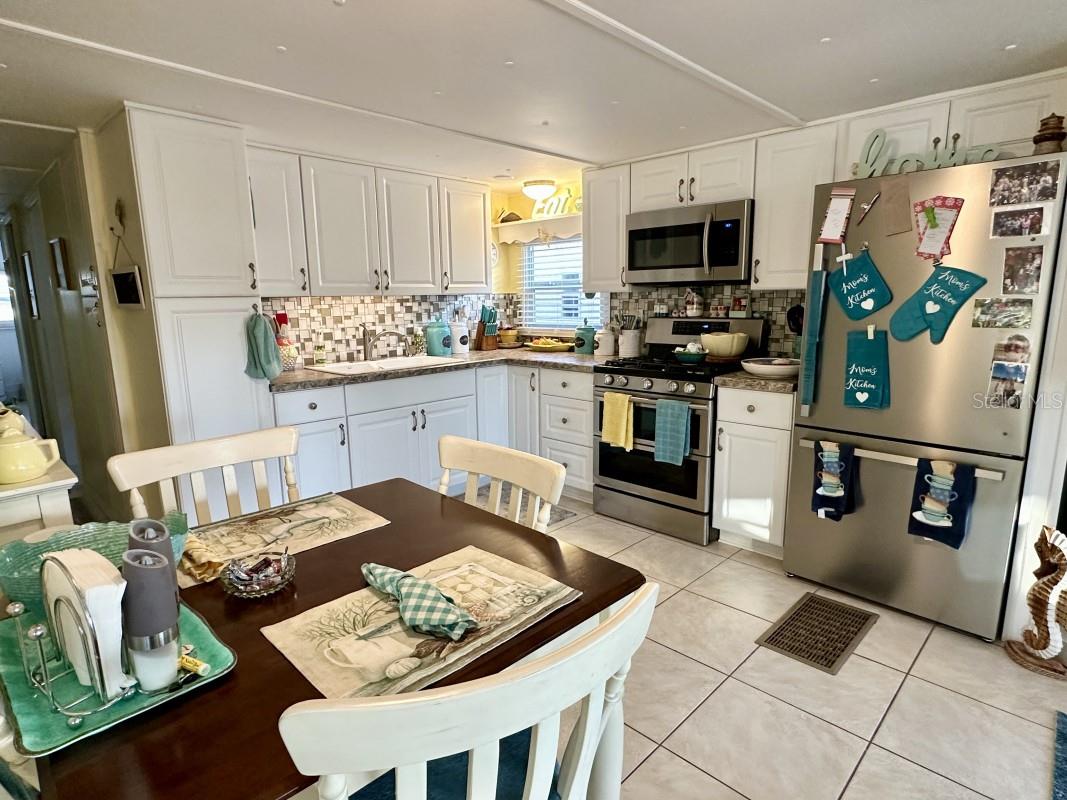 2094 DETROITER ST, SARASOTA, FL — photo 4