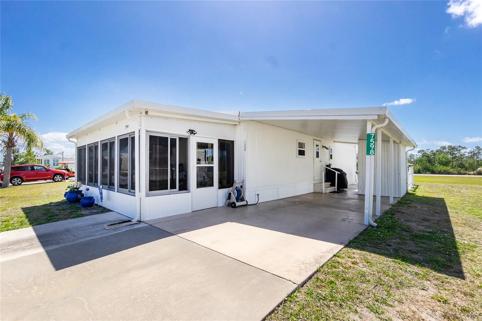 7598 RATAN CIR, PORT CHARLOTTE, FL — photo 2