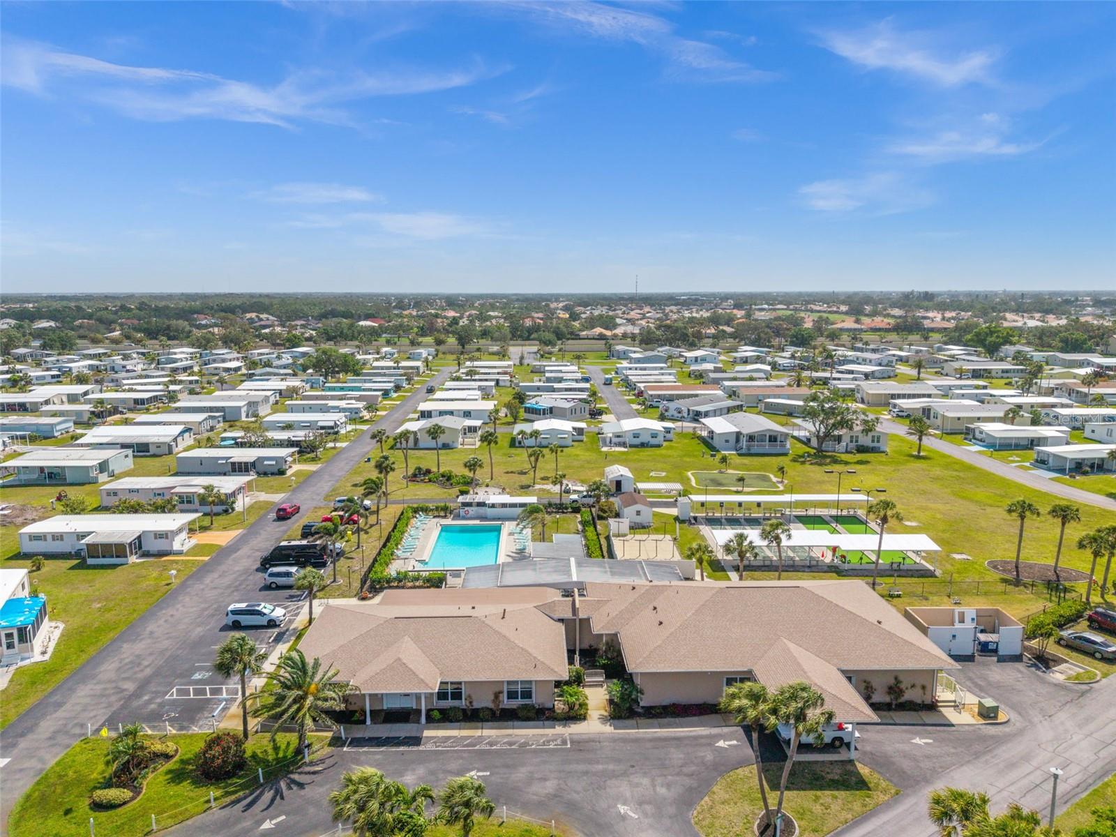 561 LONGWOOD DR, VENICE, FL — photo 10