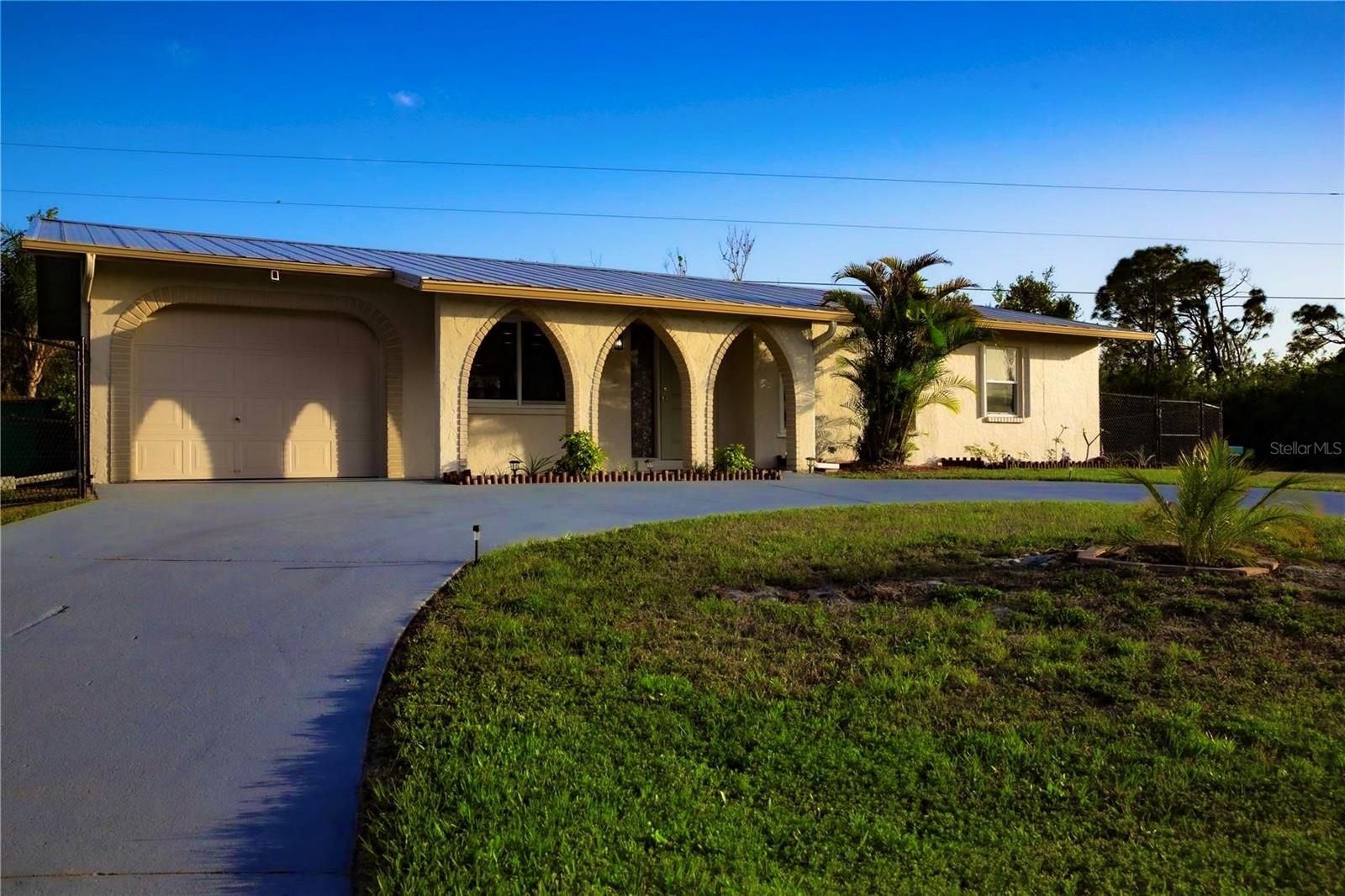 389 MILLPORT ST NW, PORT CHARLOTTE, FL