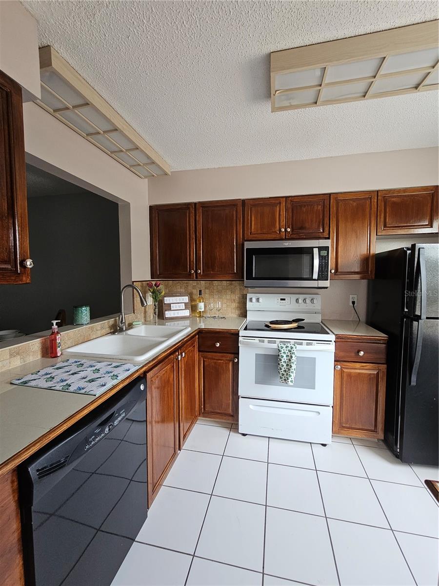 13813 MISSION OAKS BLVD, SEMINOLE, FL — photo 3