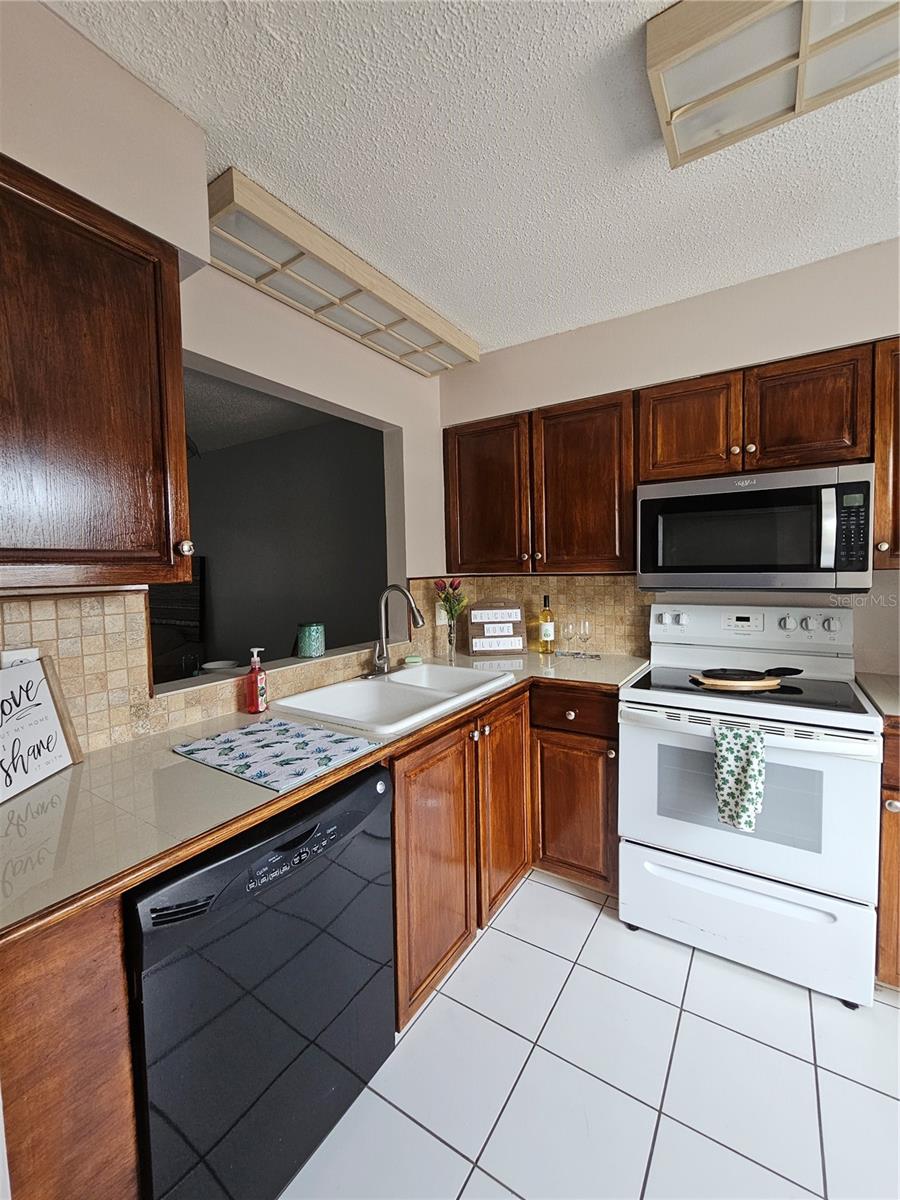 13813 MISSION OAKS BLVD, SEMINOLE, FL — photo 5
