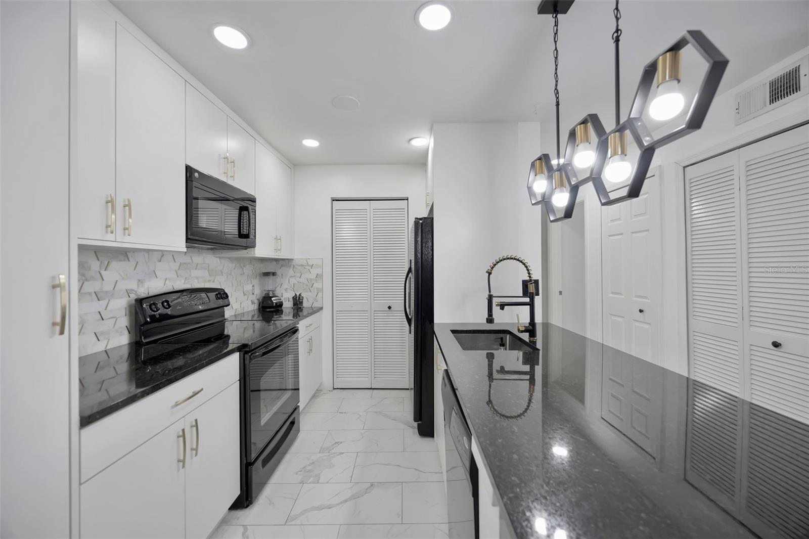 6142 WESTGATE DR #204, ORLANDO, FL — photo 6