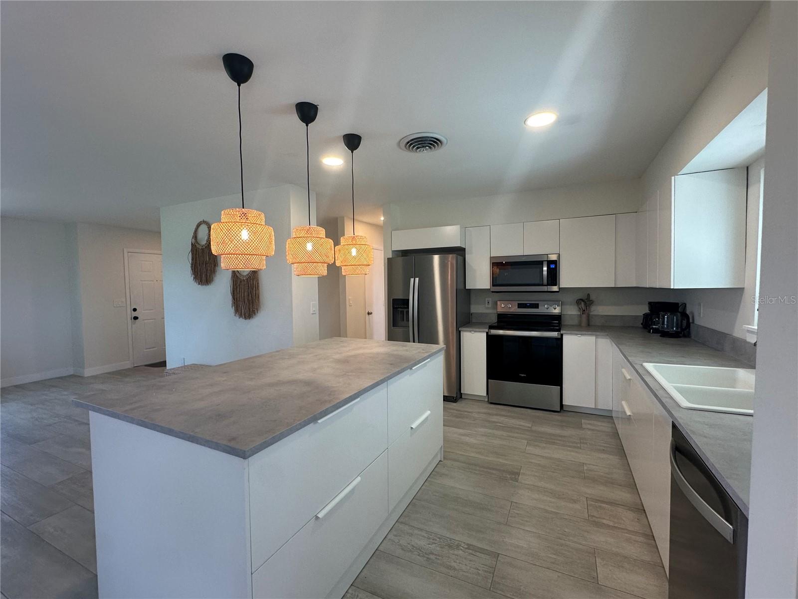 65 OAKLAND HILLS PL, ROTONDA WEST, FL — photo 15