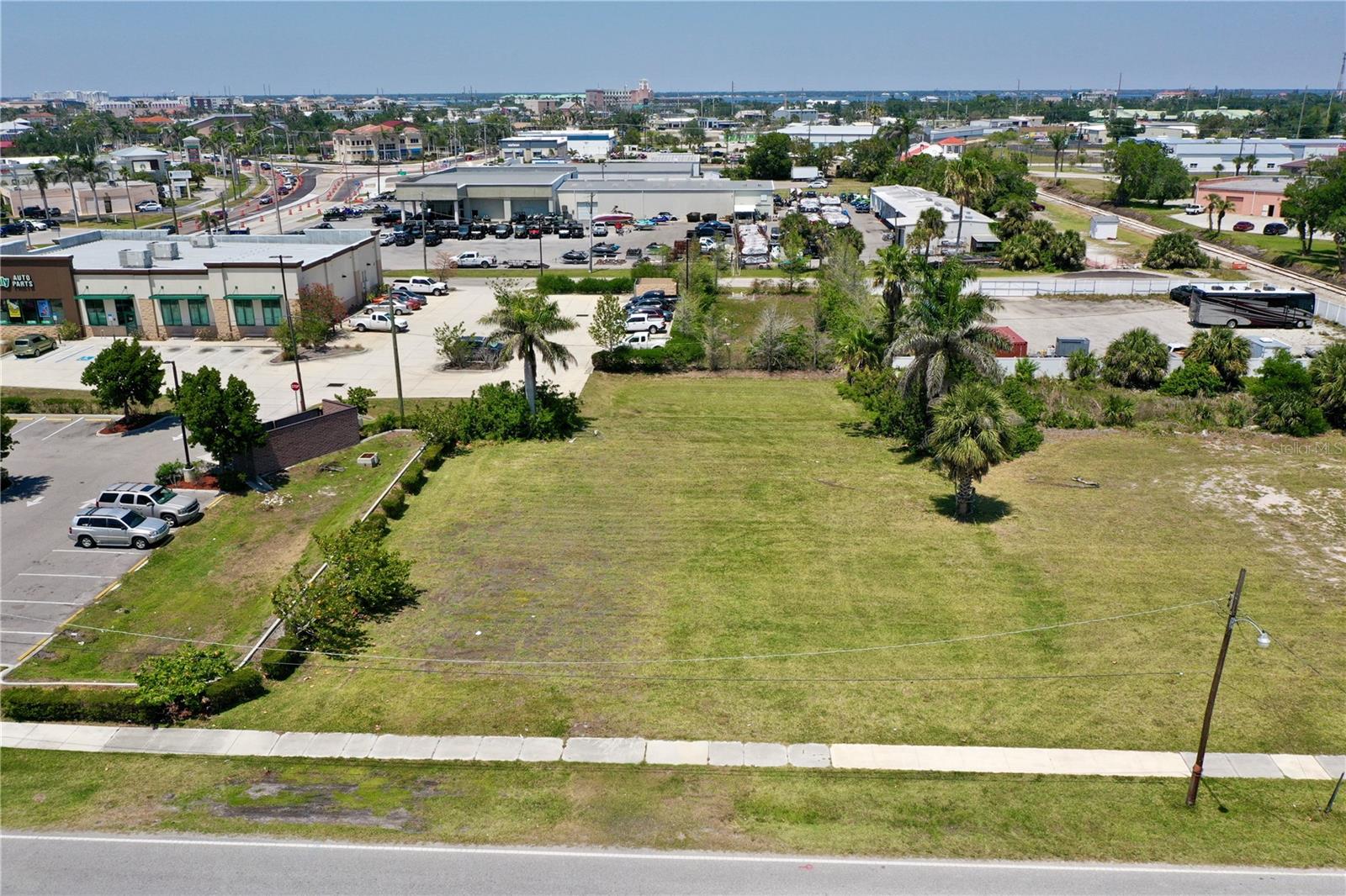 122 E MCKENZIE ST, PUNTA GORDA, FL