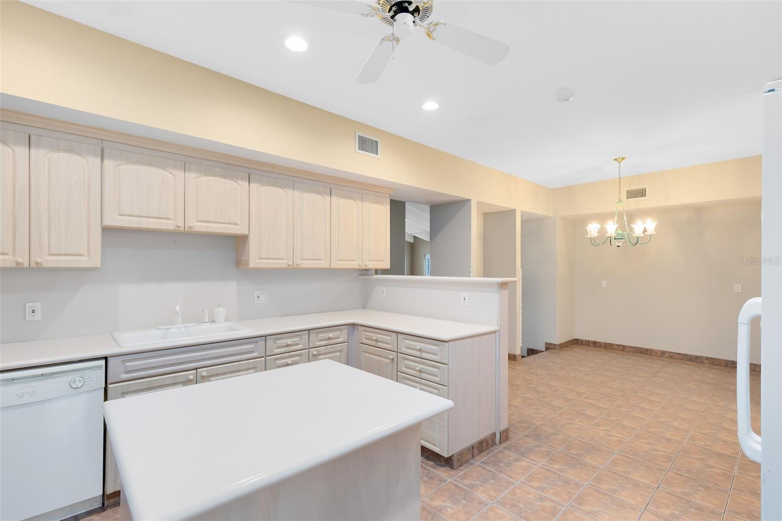 910 CYPRESS AVE, ST CLOUD, FL — photo 14
