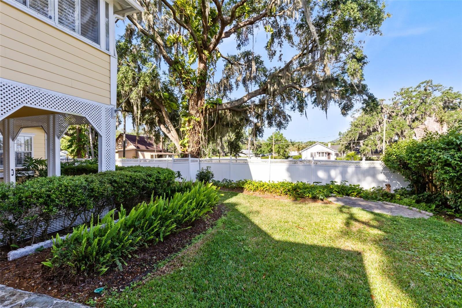 910 CYPRESS AVE, ST CLOUD, FL — photo 42