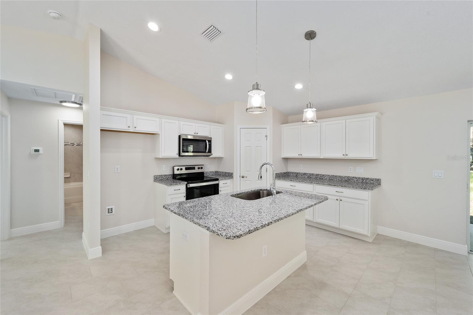 2398 W DEVON DR, CITRUS SPRINGS, FL — photo 6
