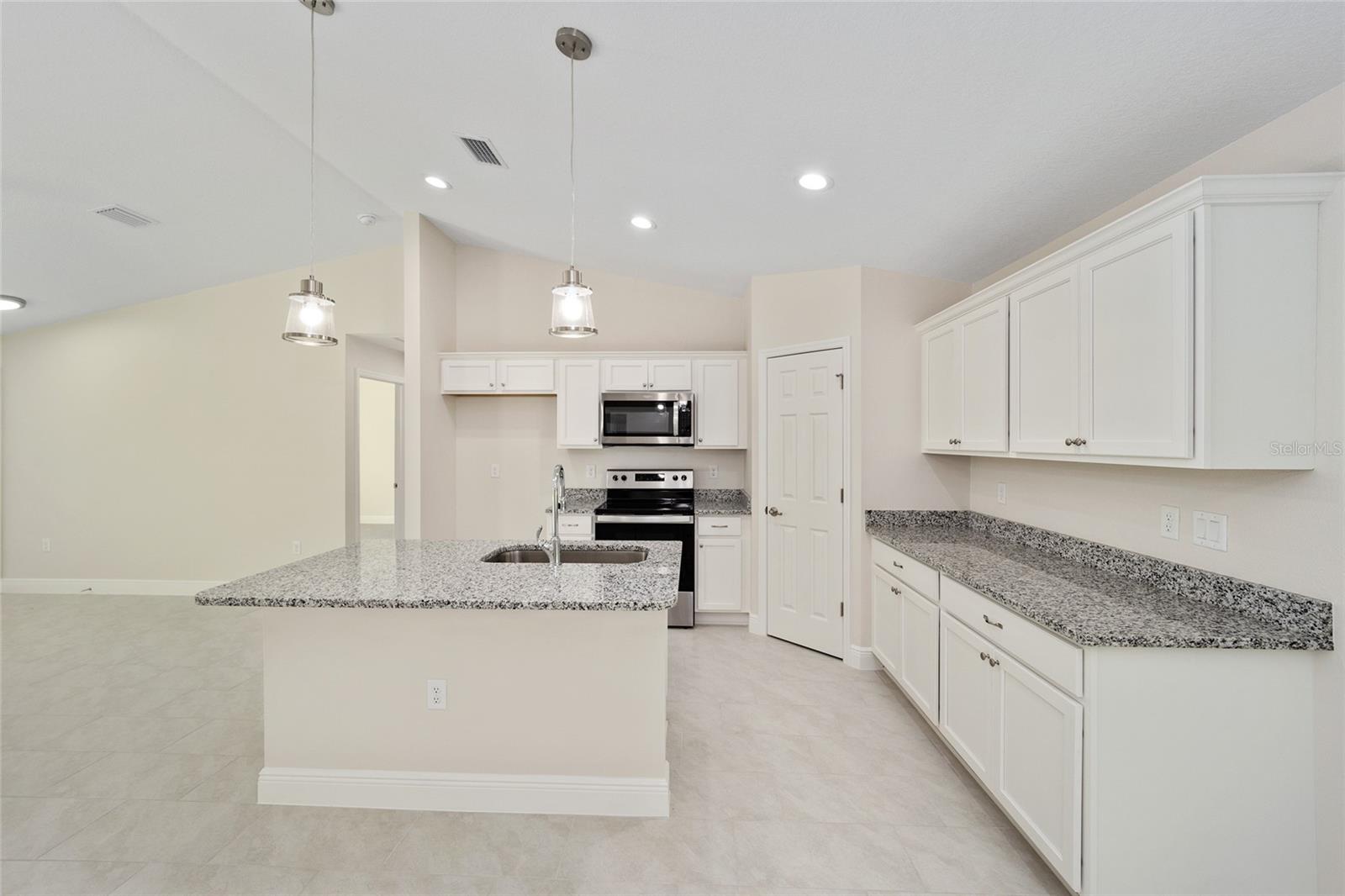 2398 W DEVON DR, CITRUS SPRINGS, FL — photo 7