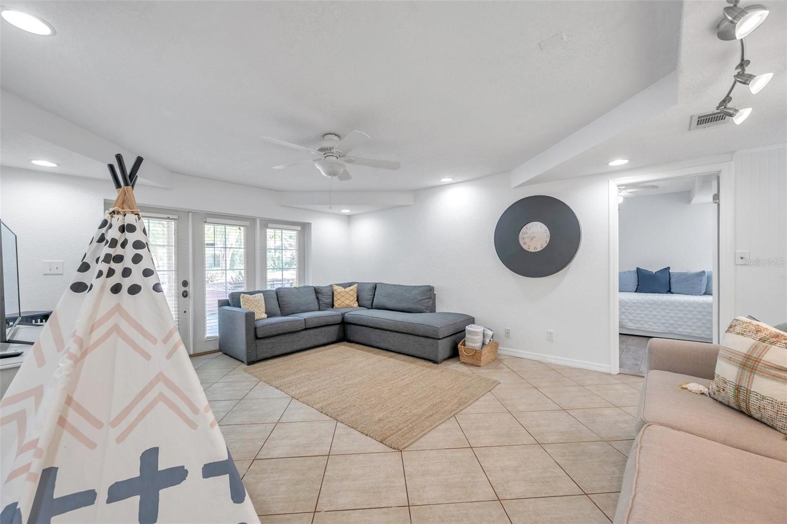 1261 12TH CT SW, LARGO, FL — photo 38