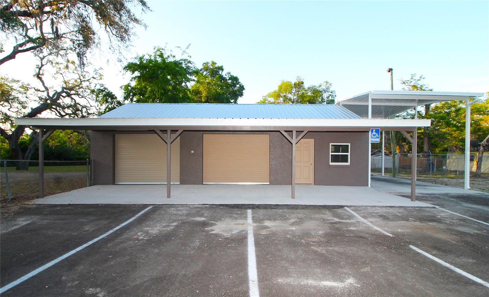 114 W MYERS BLVD, MASCOTTE, FL — photo 27