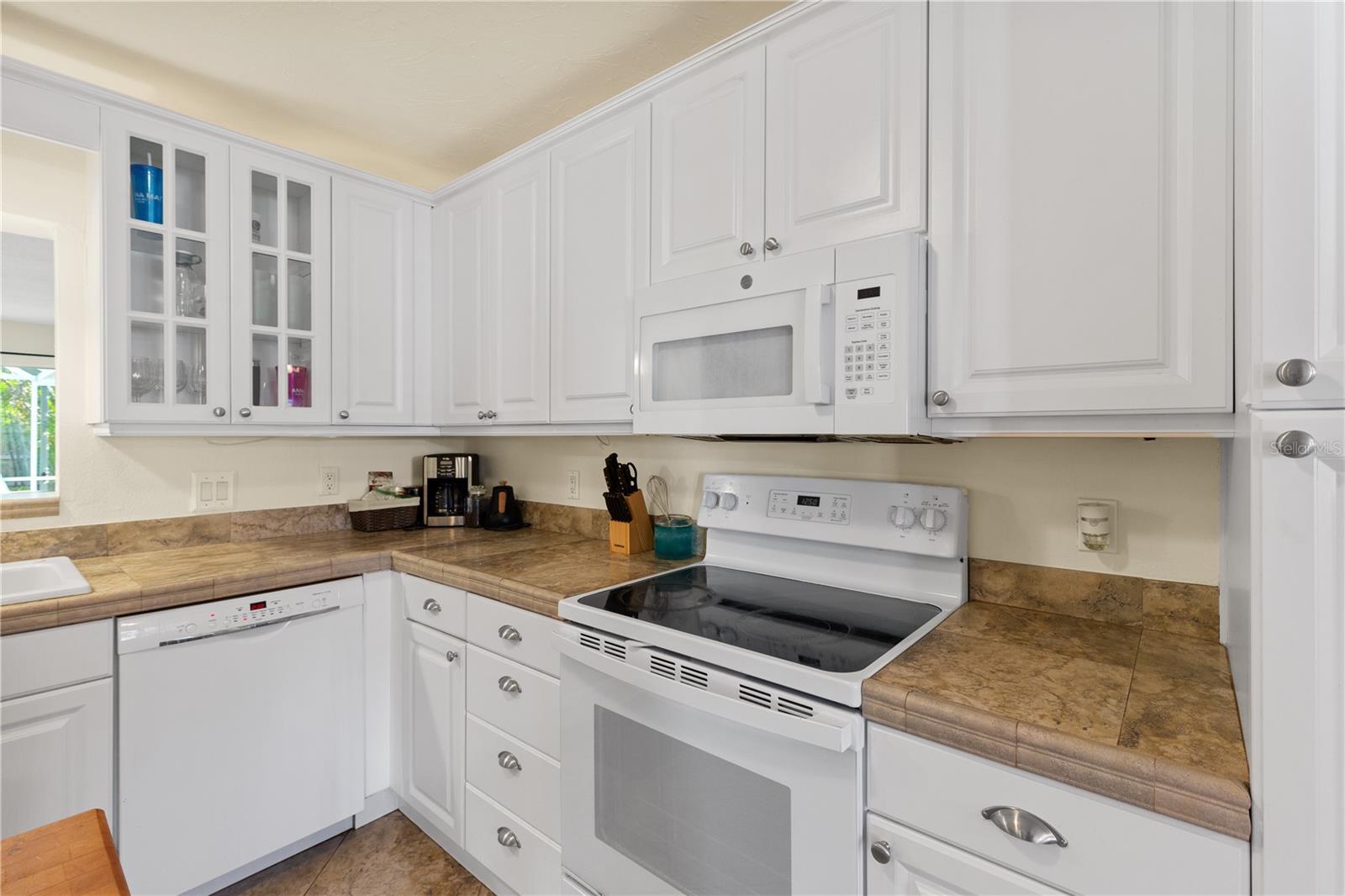 7860 HOLIDAY DR, SARASOTA, FL — photo 11