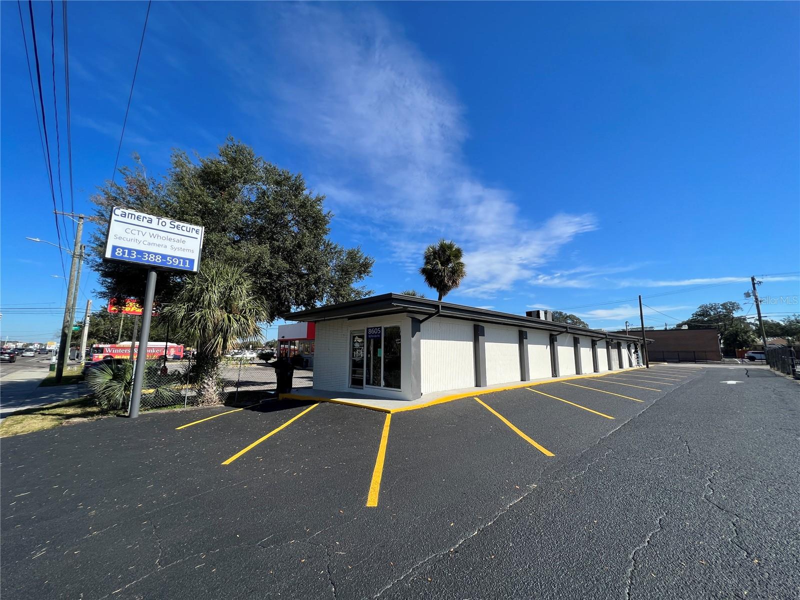 8610 N SUWANEE AVE, TAMPA, FL