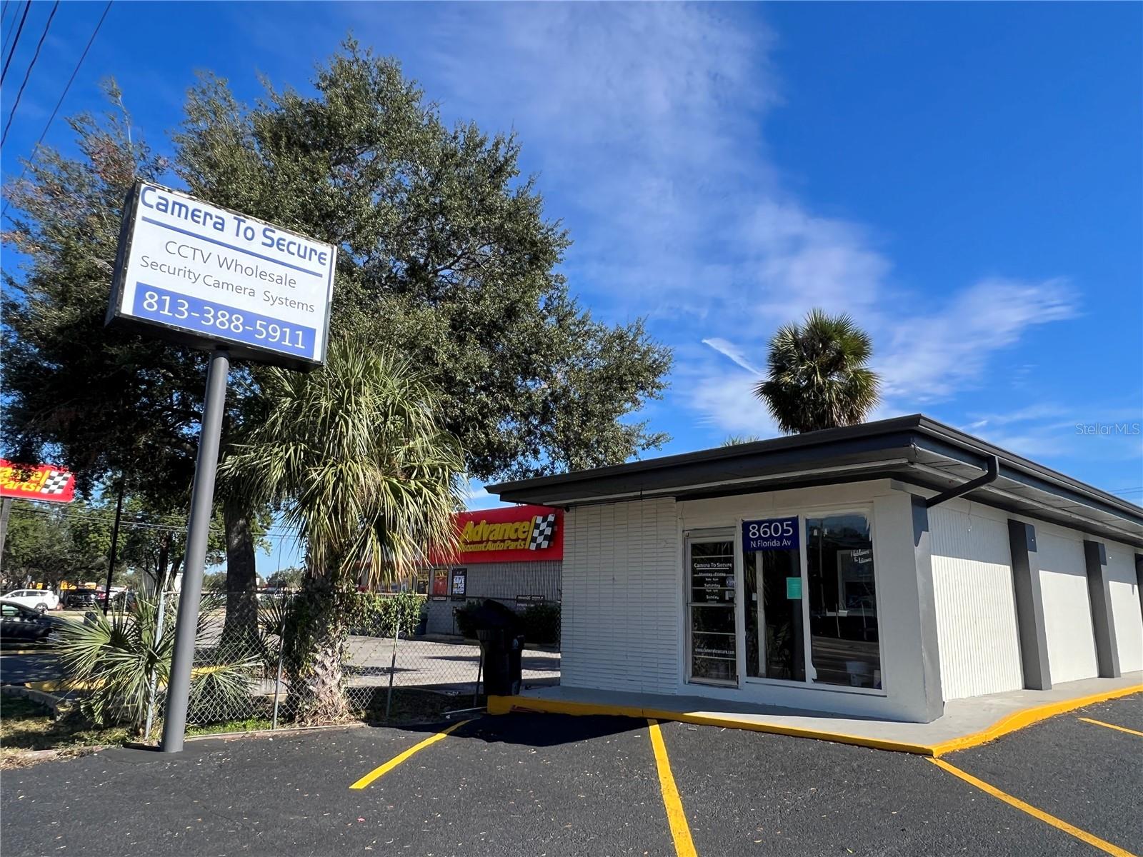 8610 N SUWANEE AVE, TAMPA, FL — photo 4
