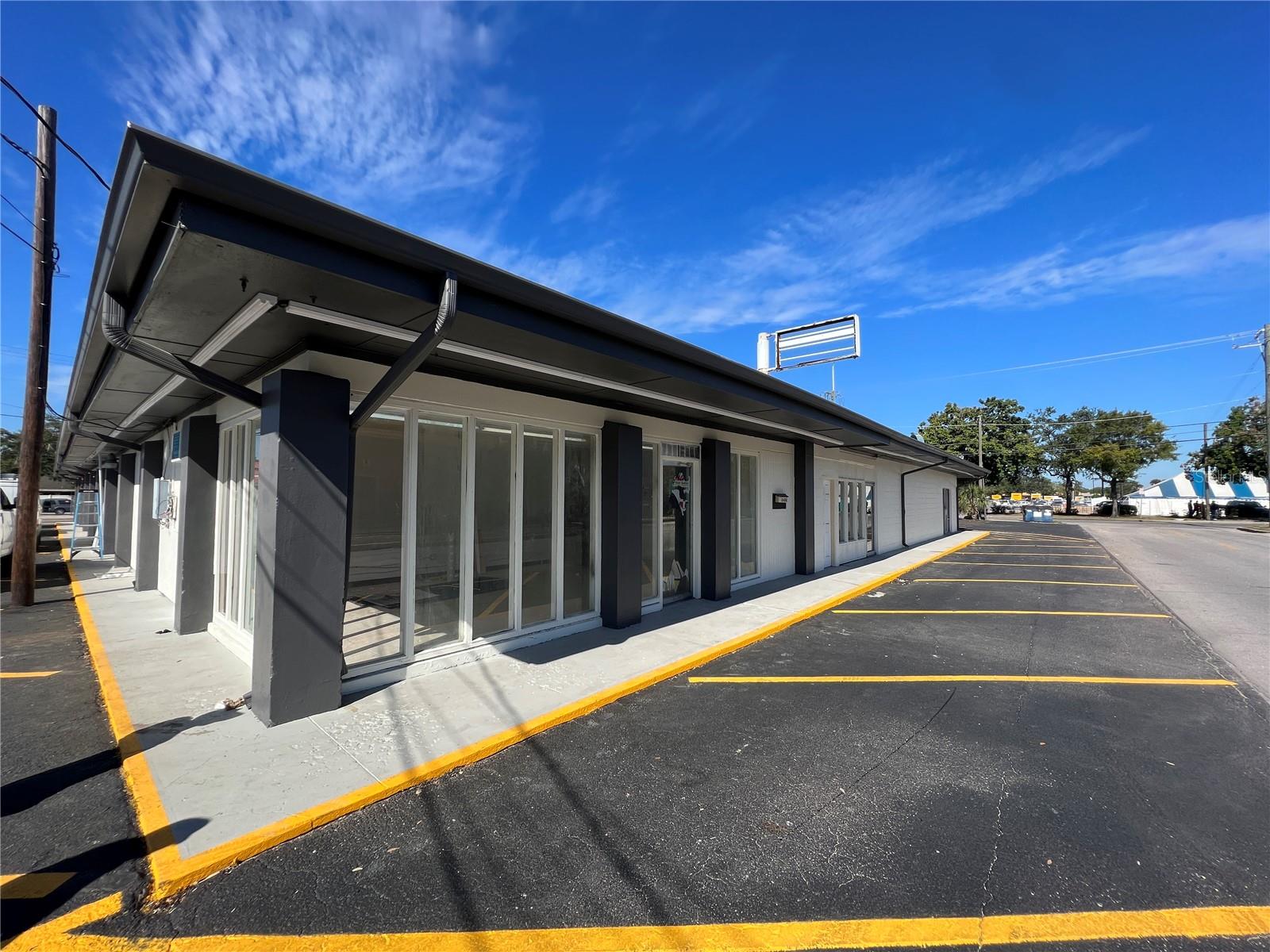 8610 N SUWANEE AVE, TAMPA, FL — photo 6