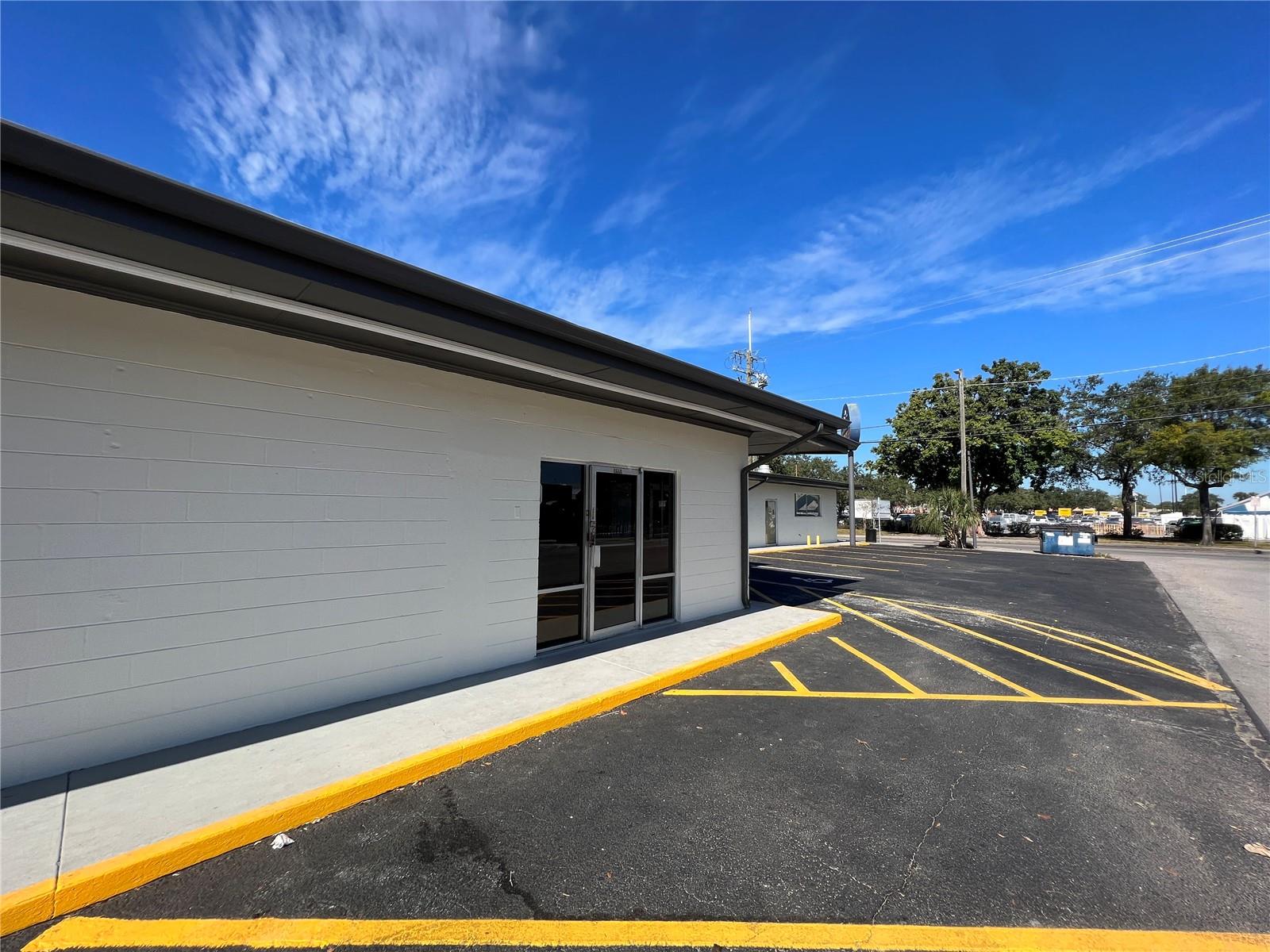 8610 N SUWANEE AVE, TAMPA, FL — photo 10