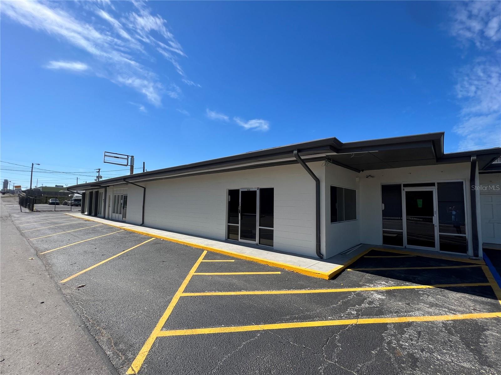 8610 N SUWANEE AVE, TAMPA, FL — photo 13