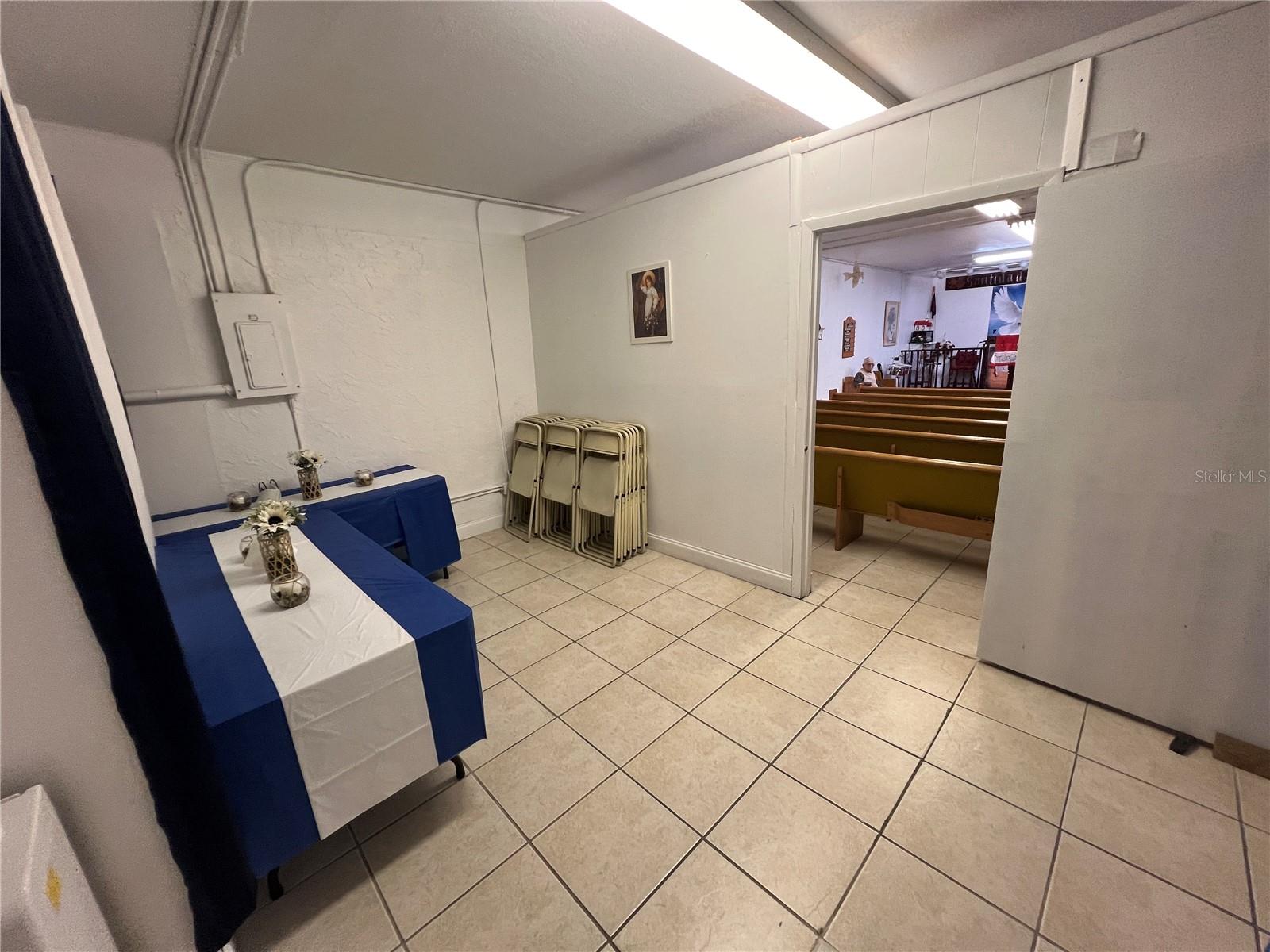 8610 N SUWANEE AVE, TAMPA, FL — photo 19