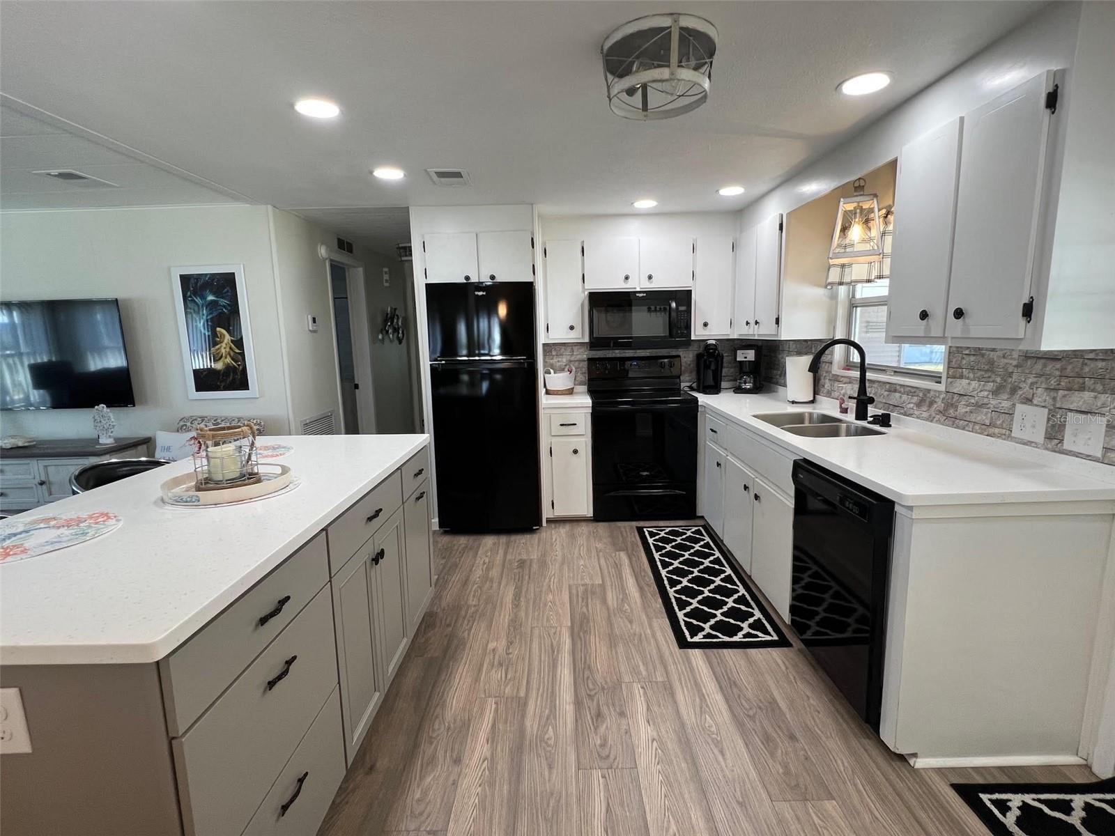 825 COCONUT PALM ST, LARGO, FL — photo 15