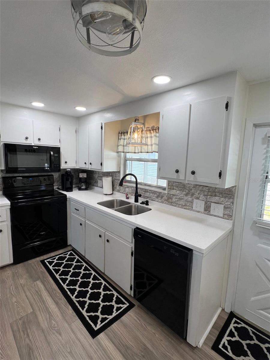825 COCONUT PALM ST, LARGO, FL — photo 16