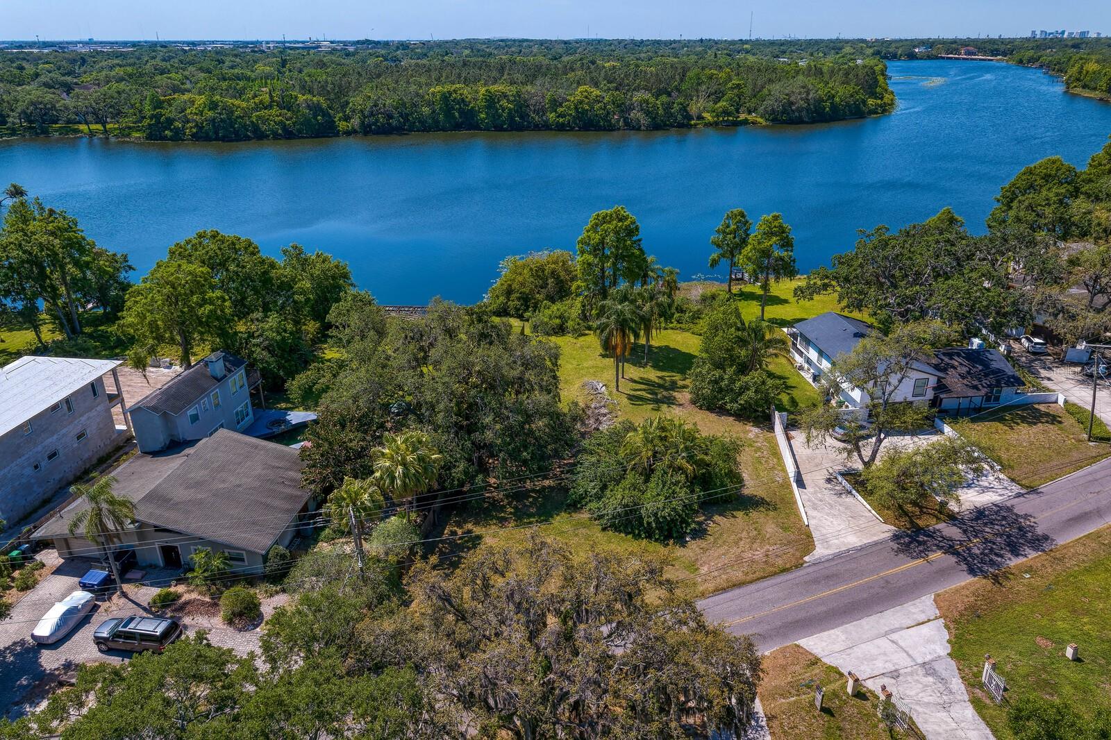 4607 E RIVER HILLS DR, TAMPA, FL — photo 2