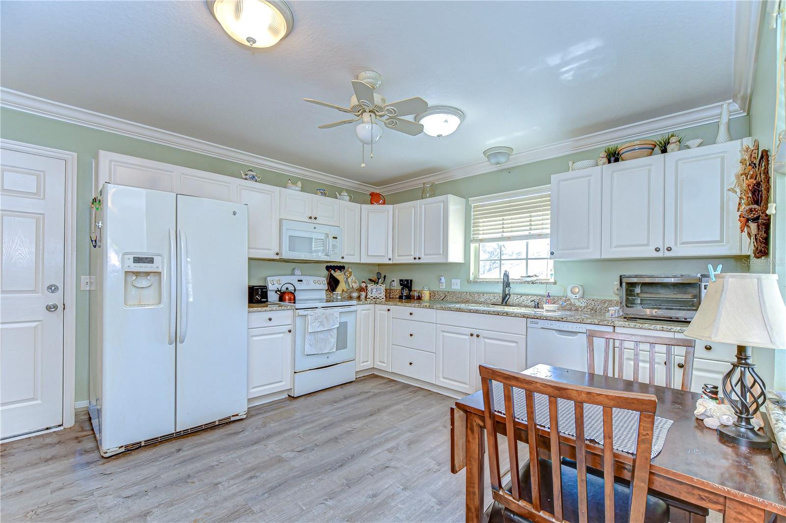 5906 GREENBRIAR CT, ZEPHYRHILLS, FL — photo 7
