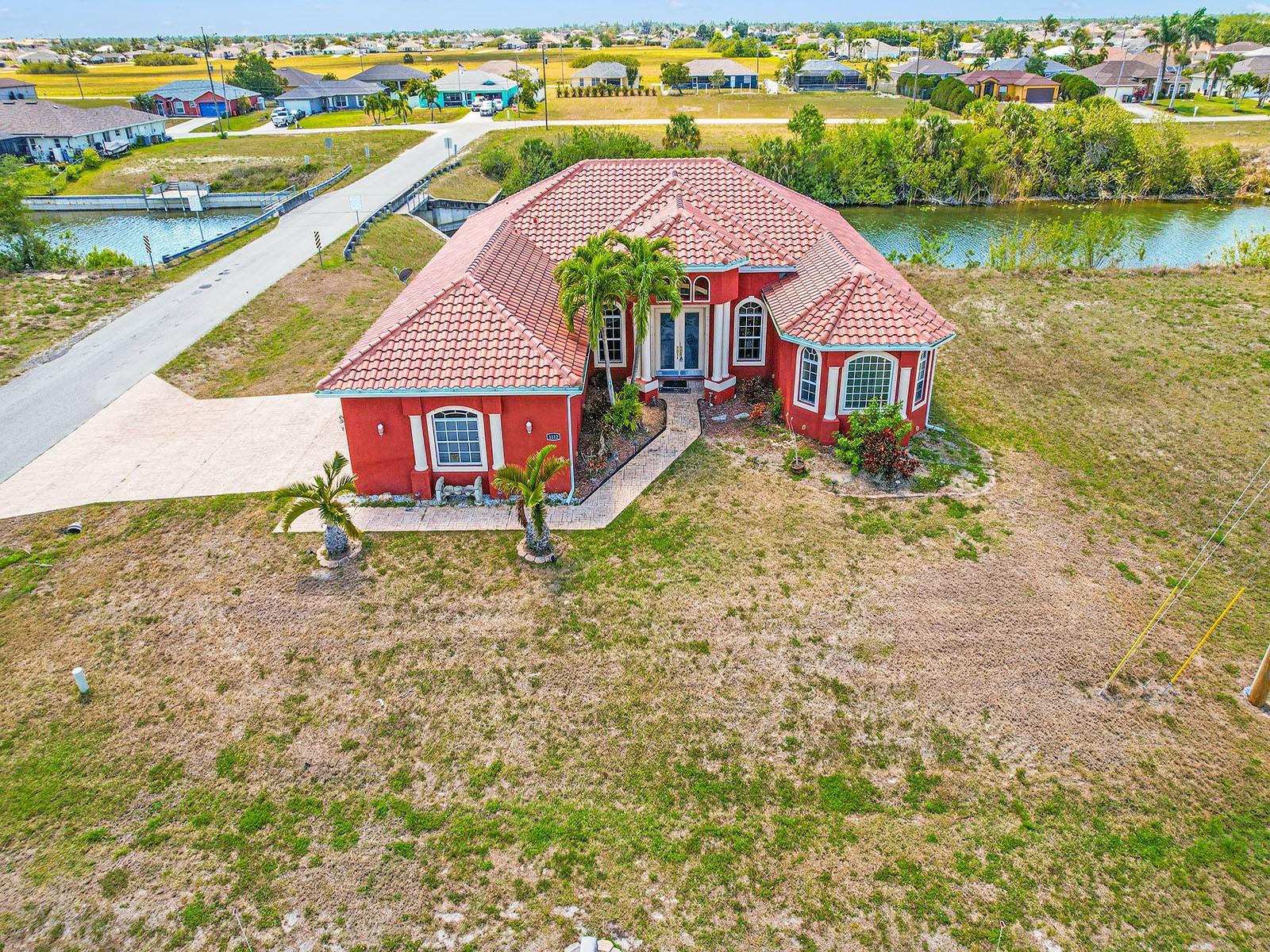1112 NW 9TH AVE, CAPE CORAL, FL