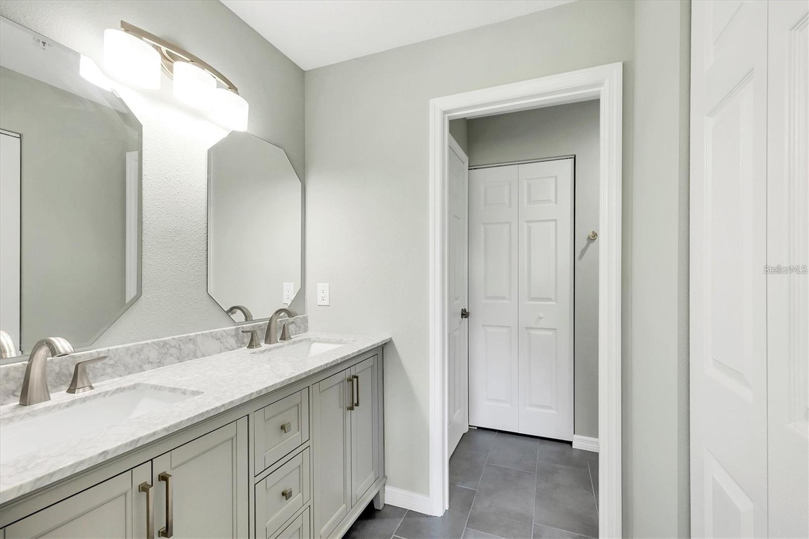 809 MONTROSE DR #203, VENICE, FL — photo 19