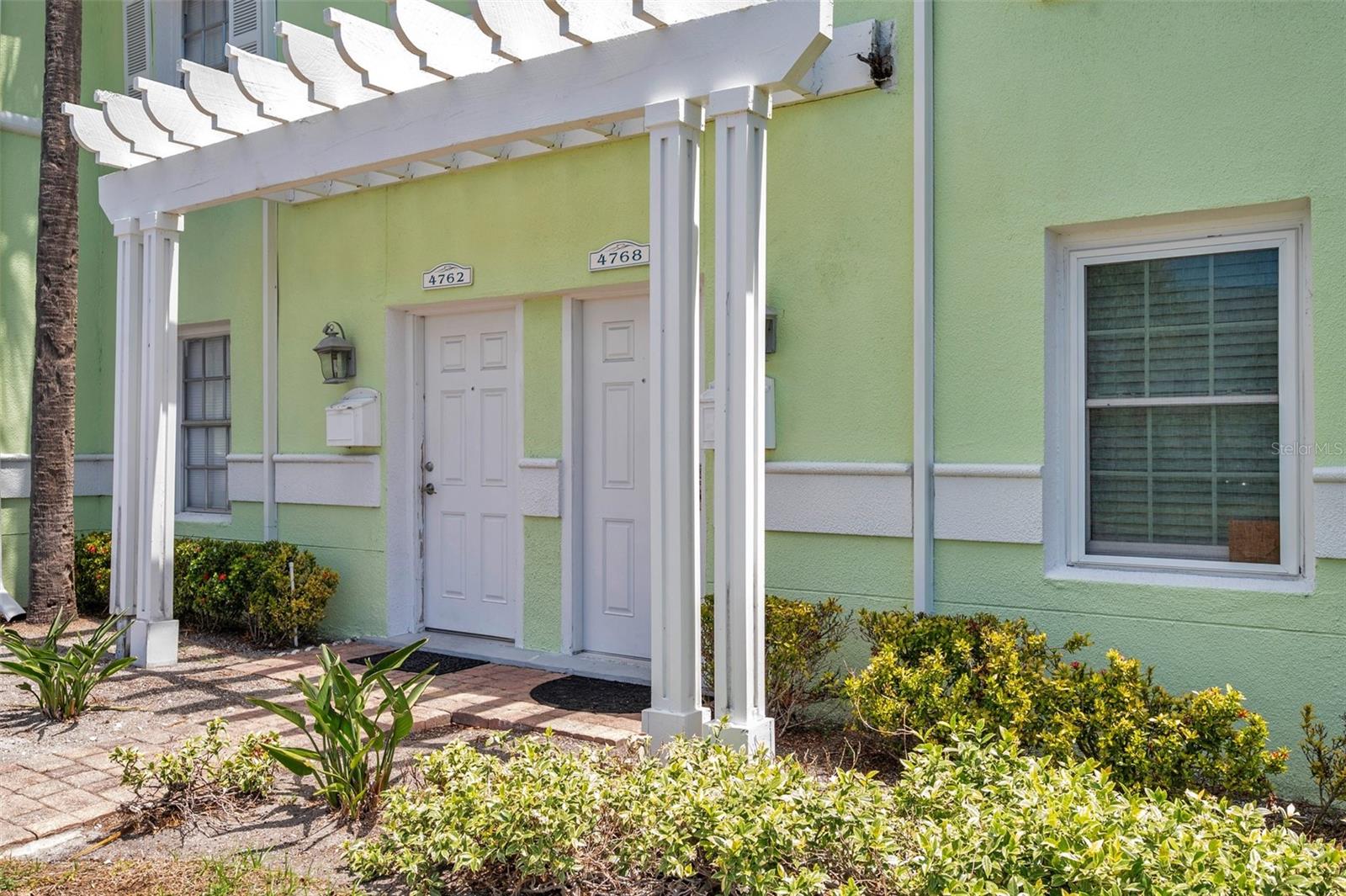 4768 COQUINA KEY DR SE, ST PETERSBURG, FL — photo 4