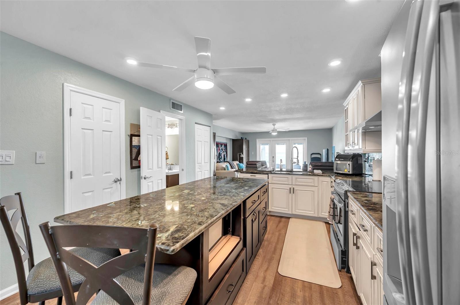4768 COQUINA KEY DR SE, ST PETERSBURG, FL — photo 11
