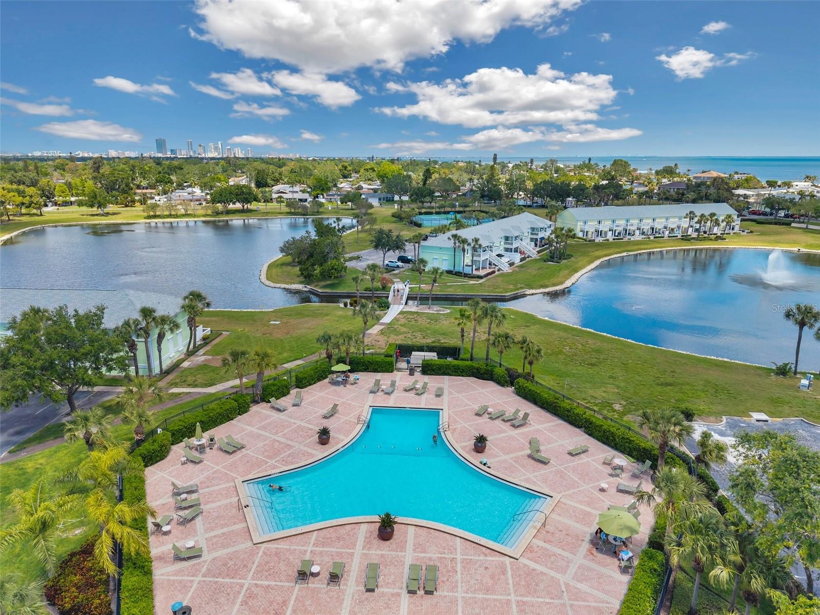 4768 COQUINA KEY DR SE, ST PETERSBURG, FL — photo 88