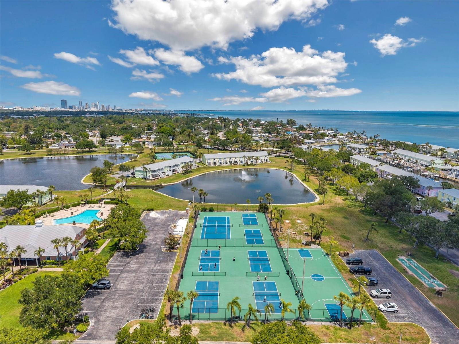 4768 COQUINA KEY DR SE, ST PETERSBURG, FL — photo 89