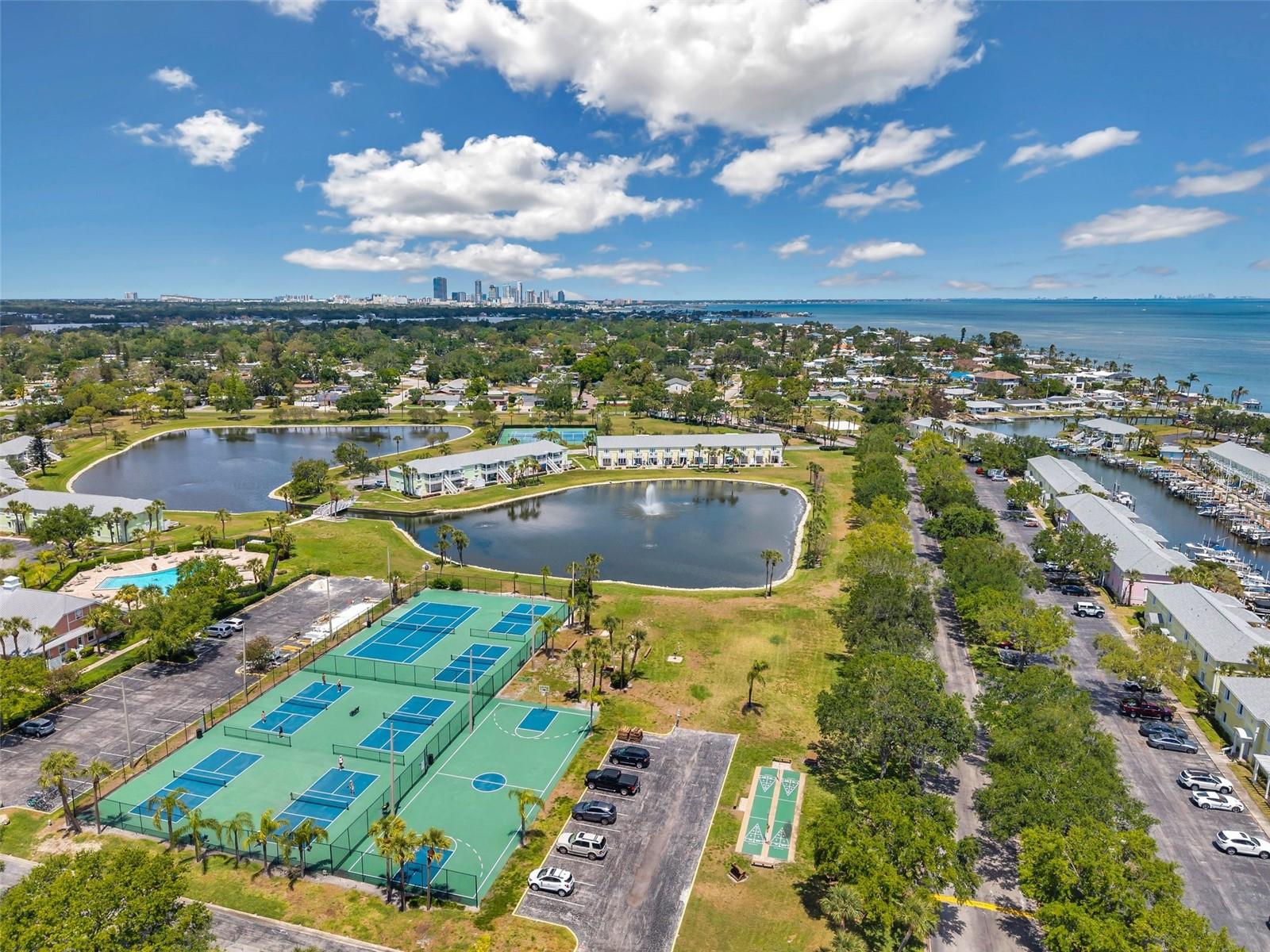 4768 COQUINA KEY DR SE, ST PETERSBURG, FL — photo 91
