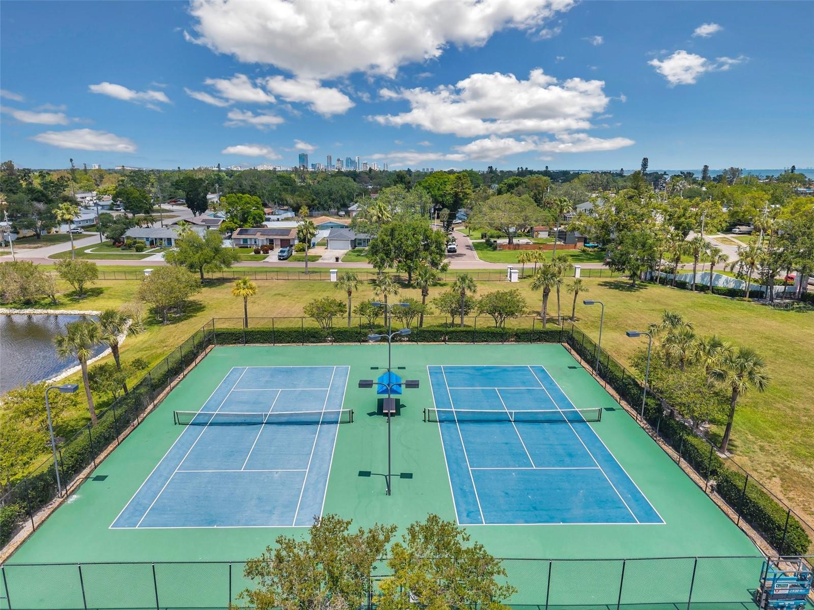 4768 COQUINA KEY DR SE, ST PETERSBURG, FL — photo 130