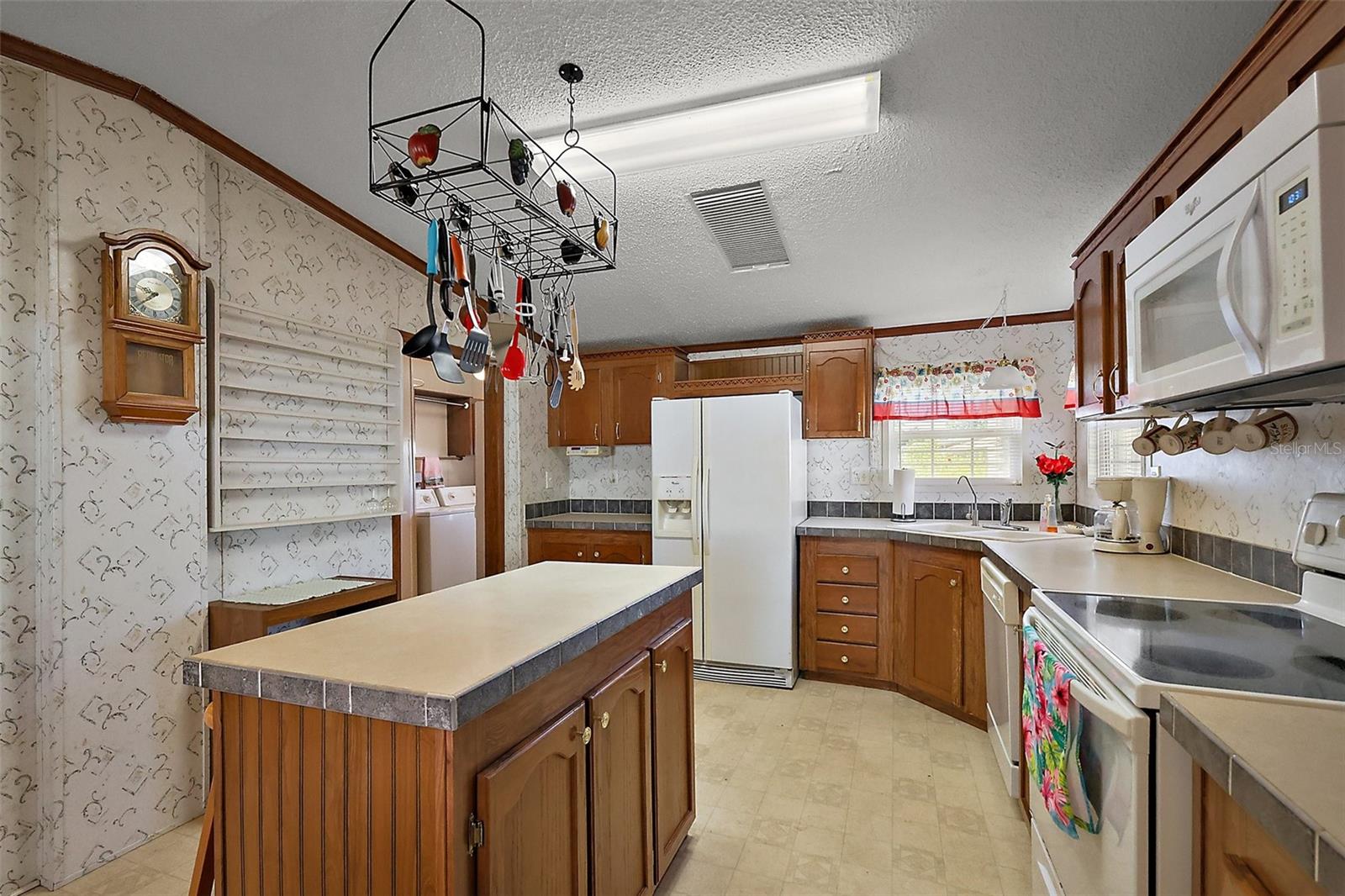 37945 MONTICELLO ST, LEESBURG, FL — photo 23