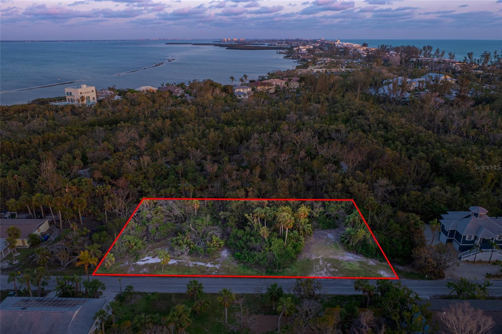 560 GULF BAY RD, LONGBOAT KEY, FL — photo 4