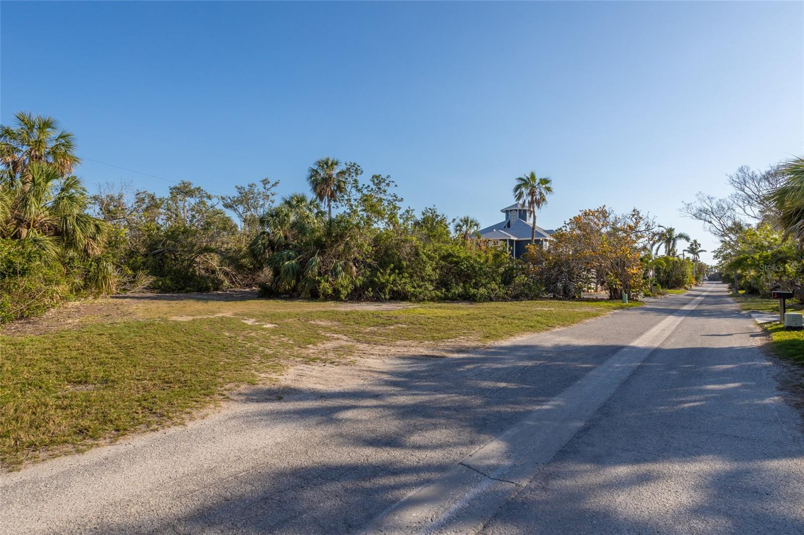 560 GULF BAY RD, LONGBOAT KEY, FL — photo 5