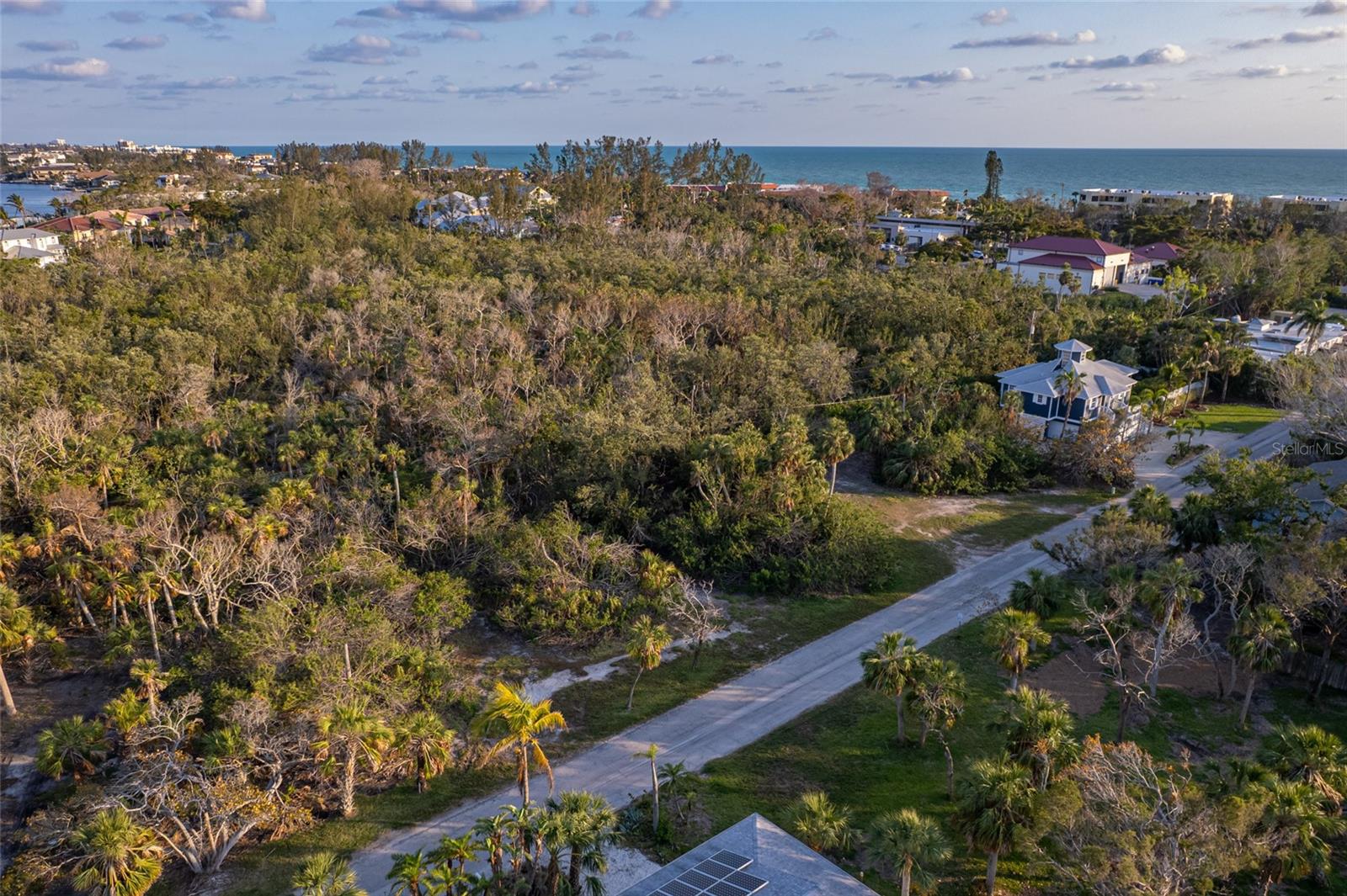 560 GULF BAY RD, LONGBOAT KEY, FL — photo 16