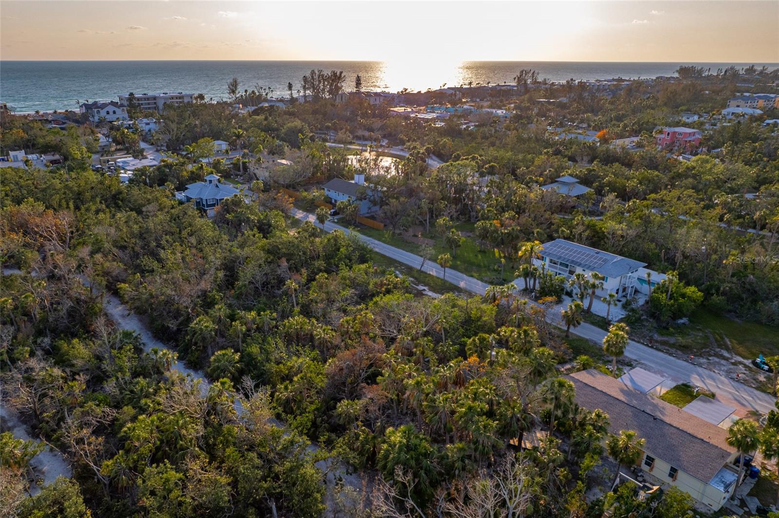 560 GULF BAY RD, LONGBOAT KEY, FL — photo 20