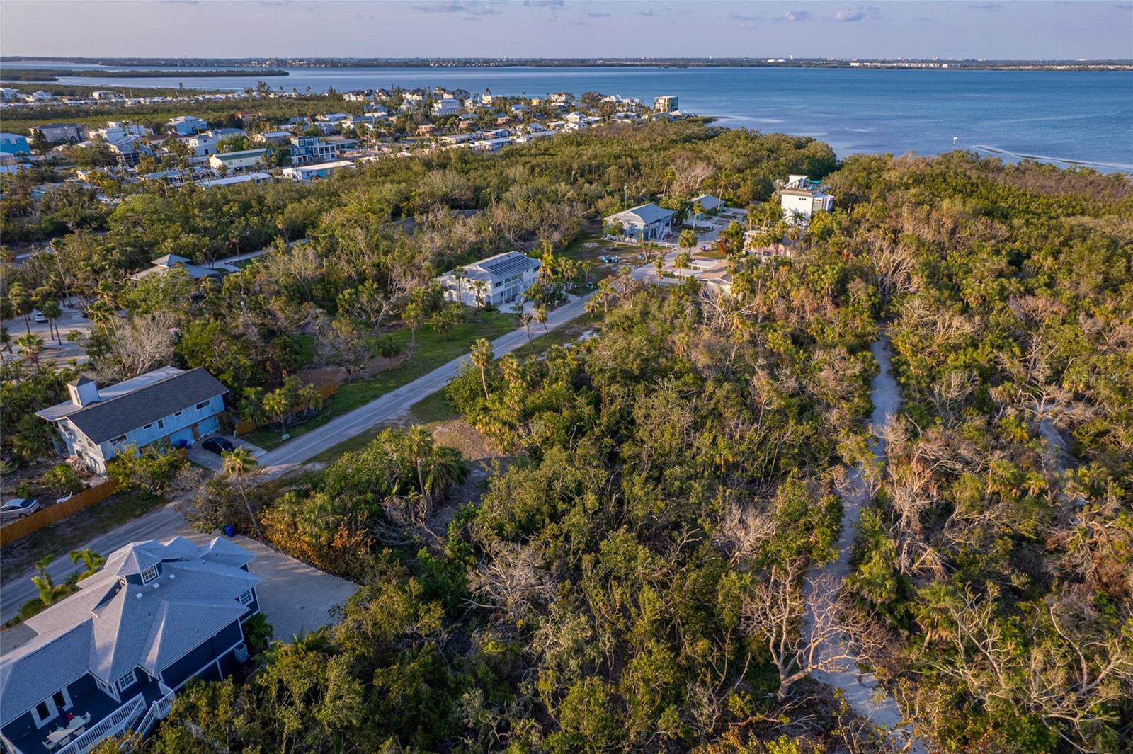 560 GULF BAY RD, LONGBOAT KEY, FL — photo 24