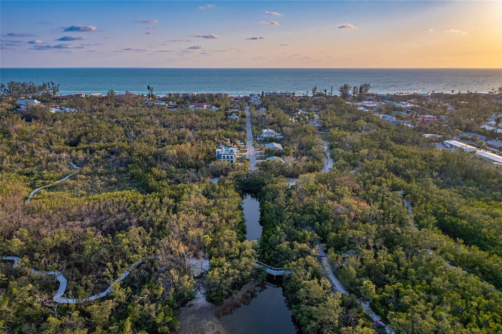 560 GULF BAY RD, LONGBOAT KEY, FL — photo 26