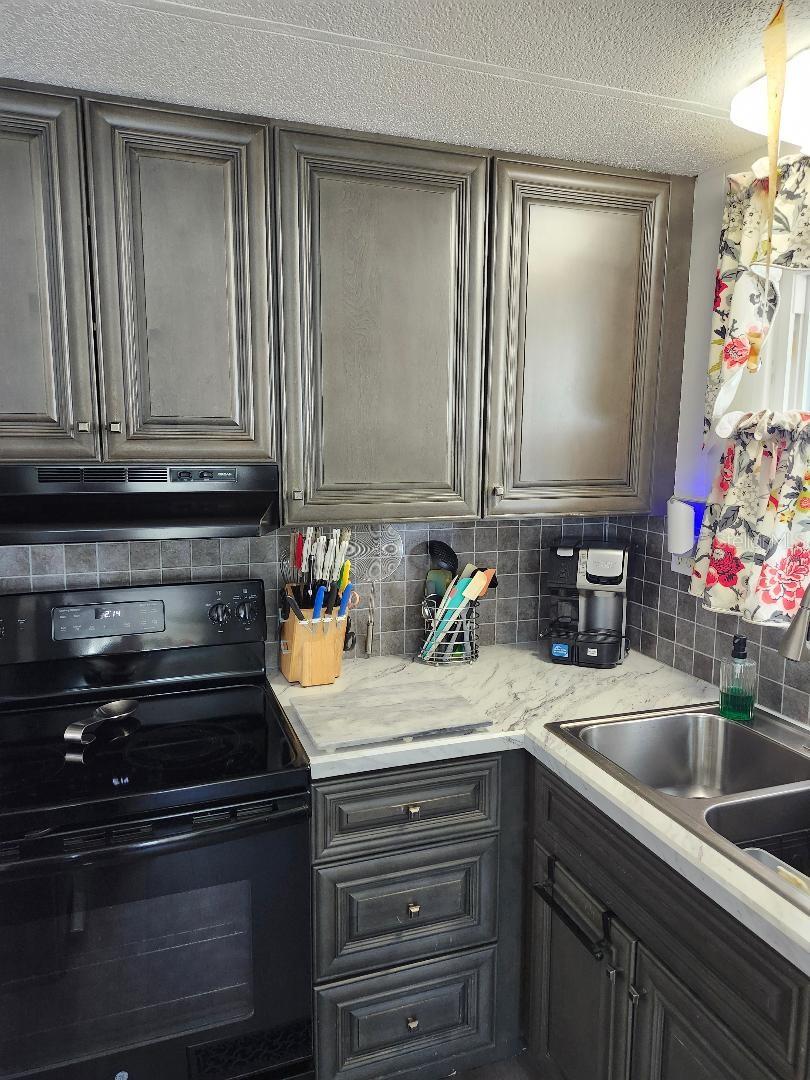 6616 MASSACHUSETTS ST, BRADENTON, FL — photo 9